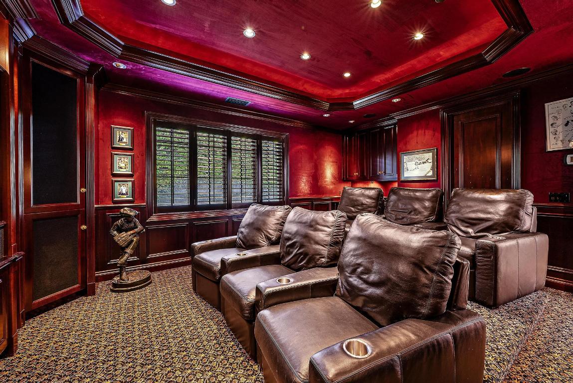 Jupiter Hills Village - Residential