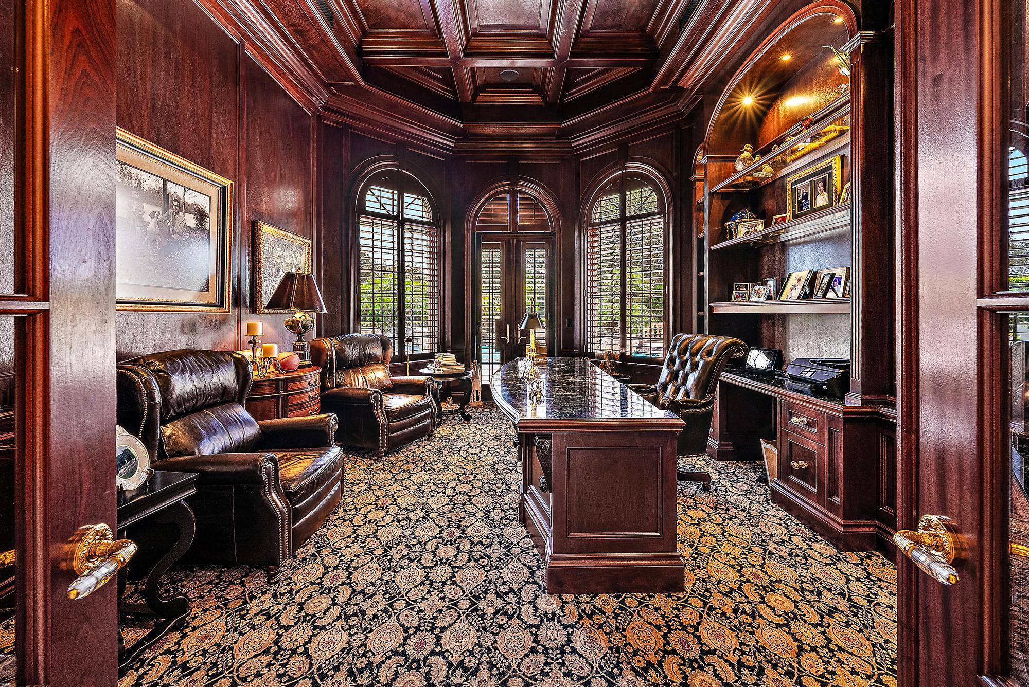 Jupiter Hills Village - Residential