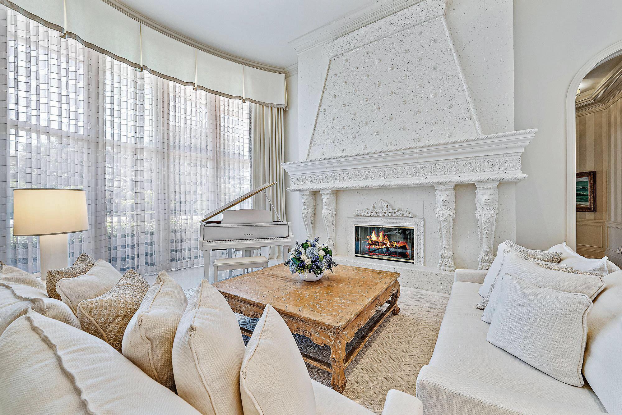 Jupiter Hills Village - Residential