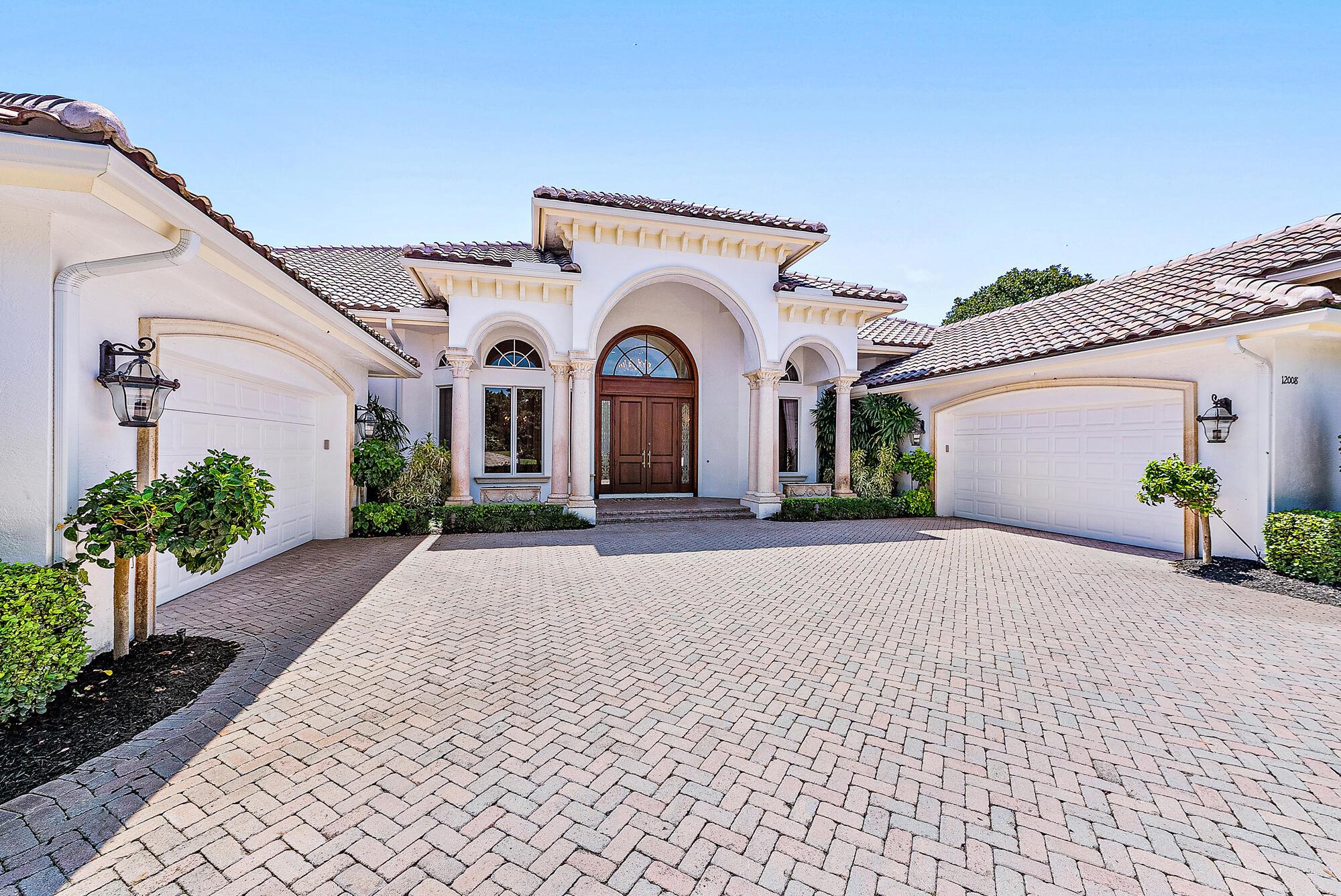 Jupiter Hills Village - Residential