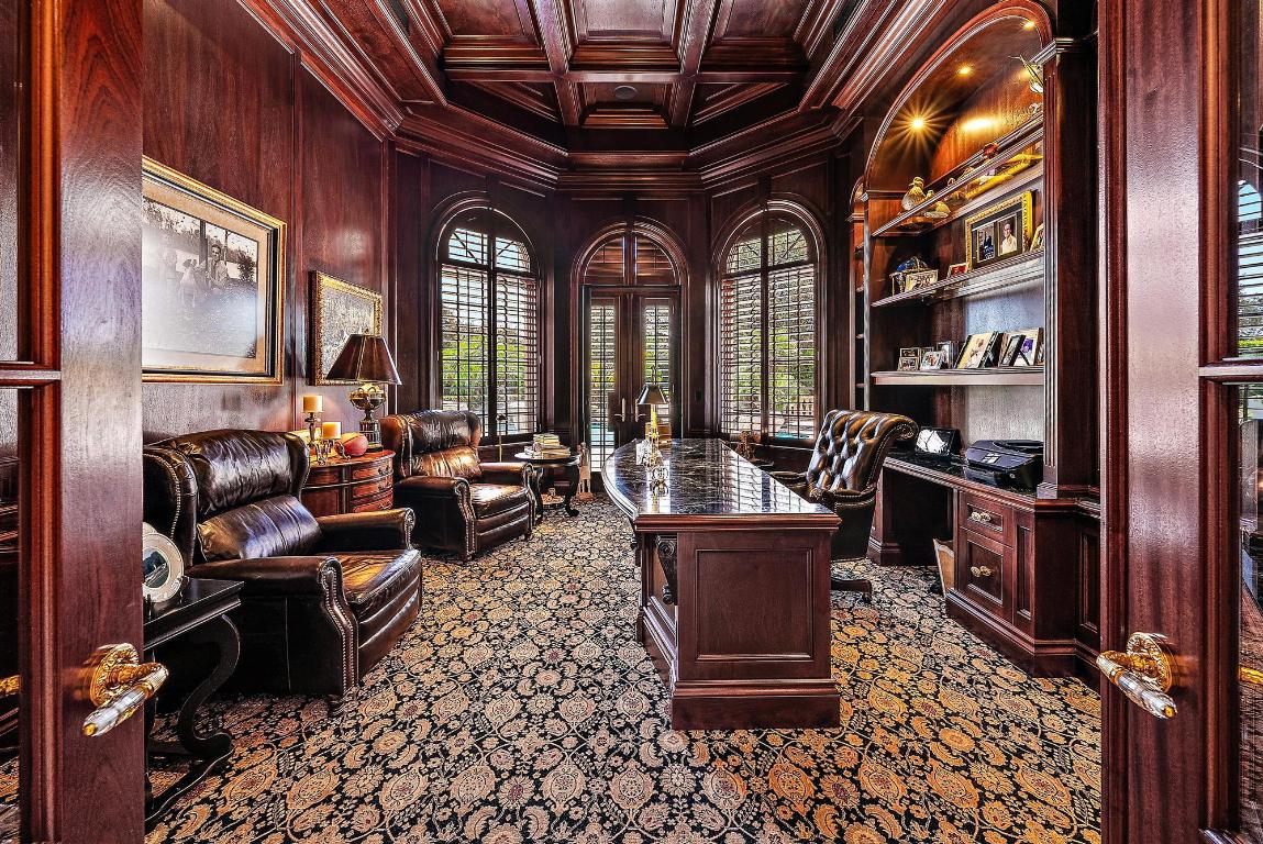 Jupiter Hills Village - Residential