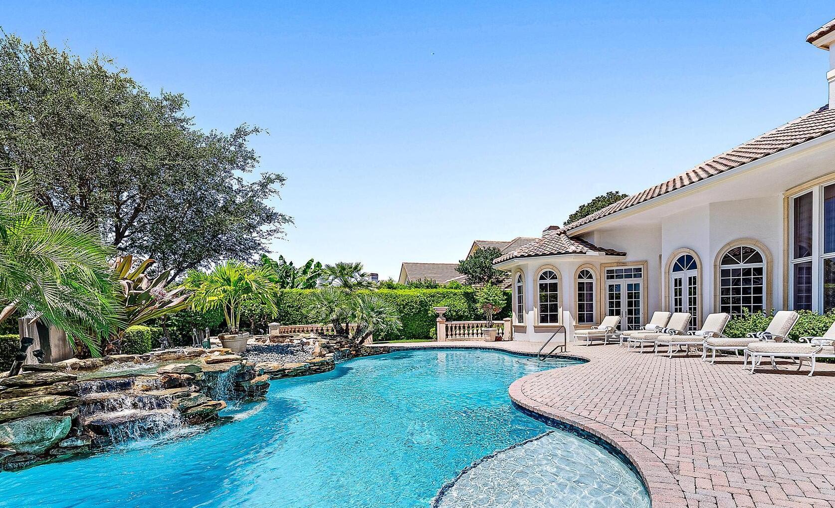 Jupiter Hills Village - Residential