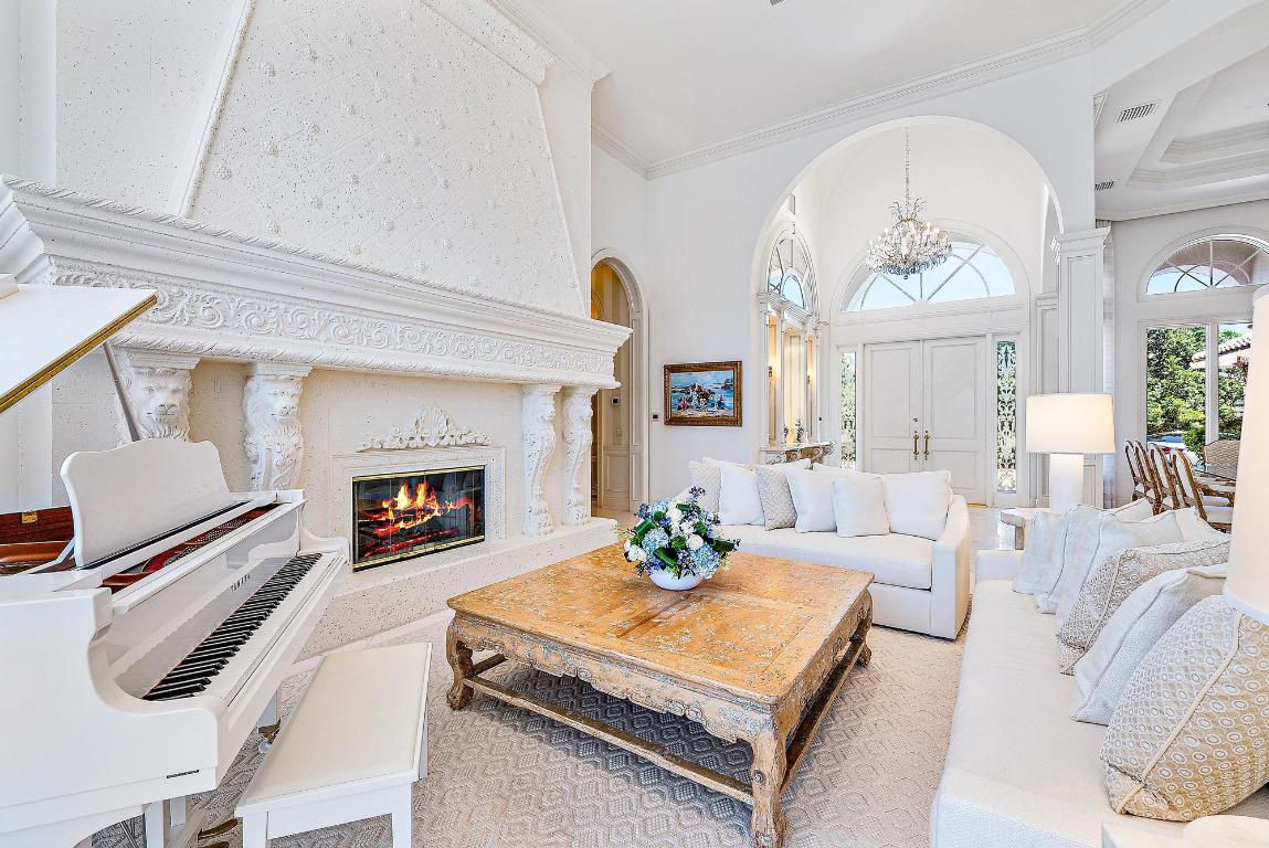 Jupiter Hills Village - Residential