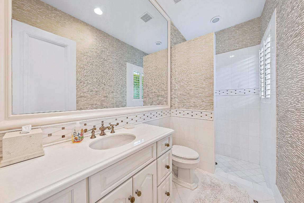 Jupiter Hills Village - Residential