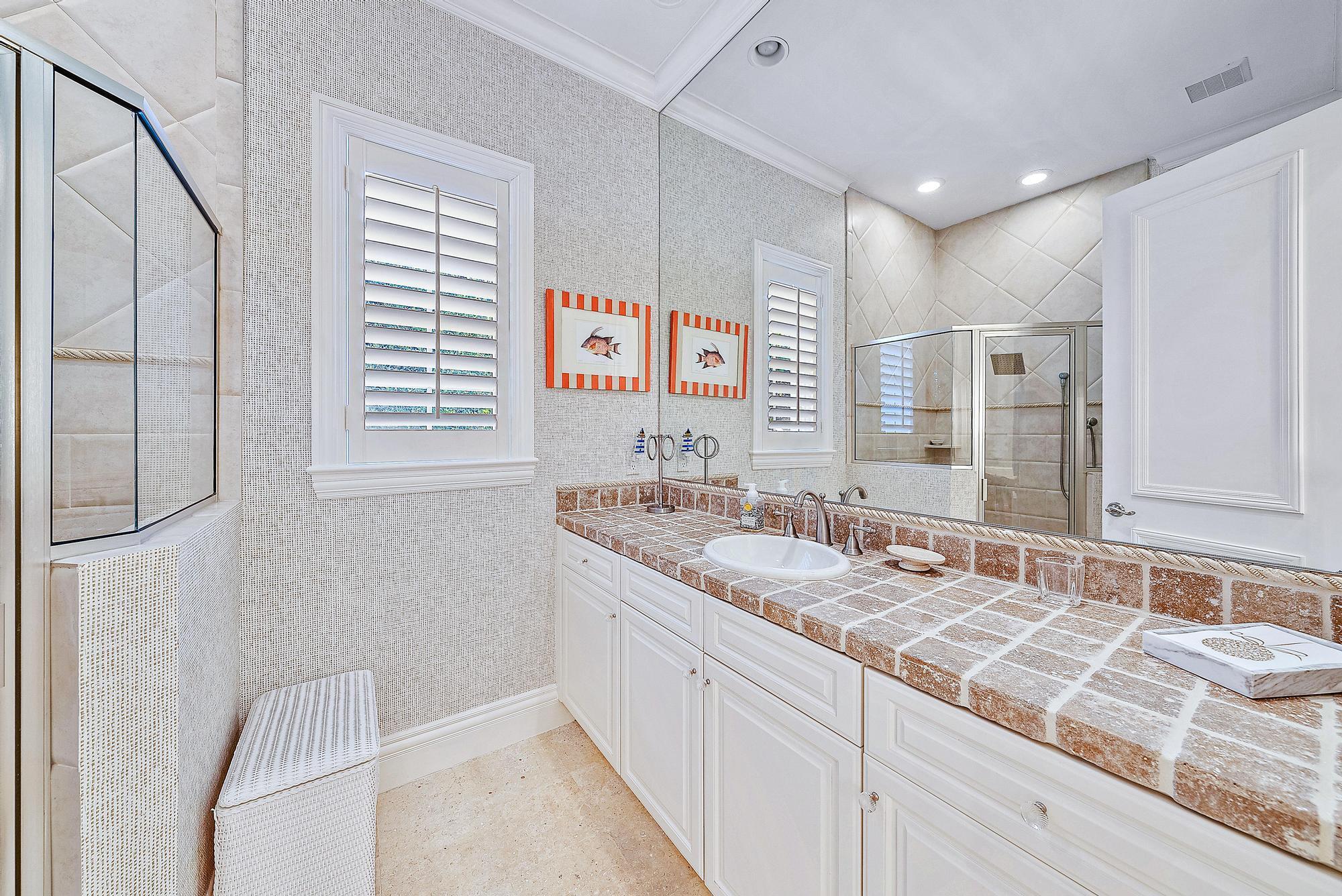 Jupiter Hills Village - Residential