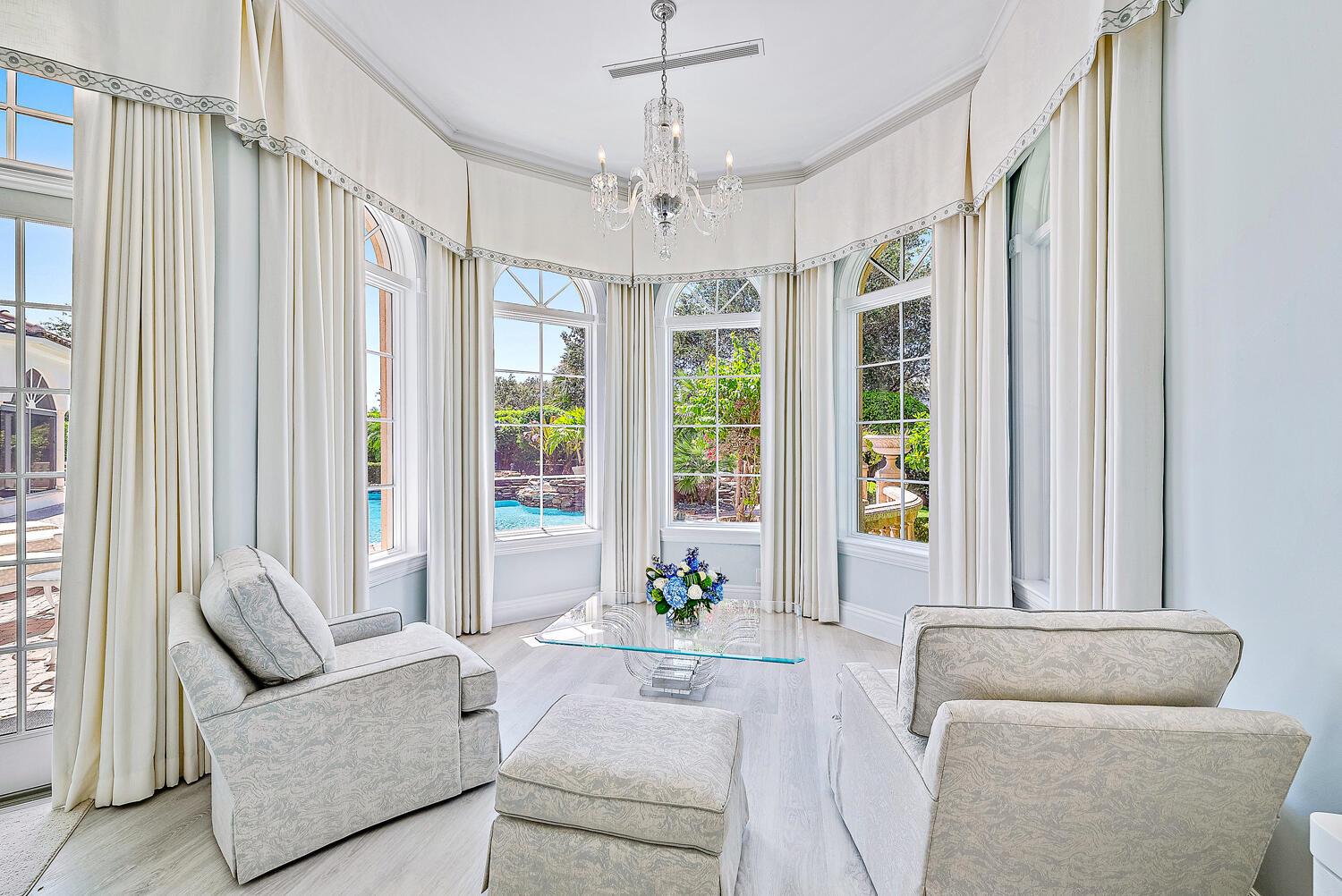 Jupiter Hills Village - Residential