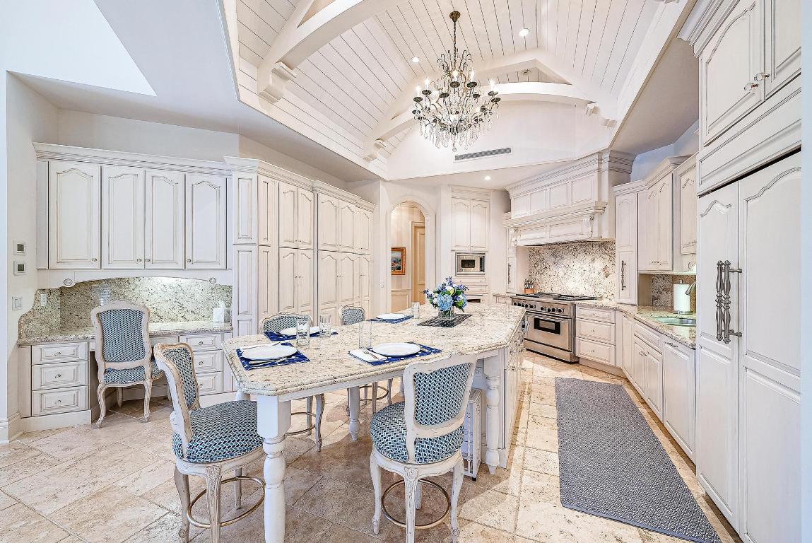 Jupiter Hills Village - Residential