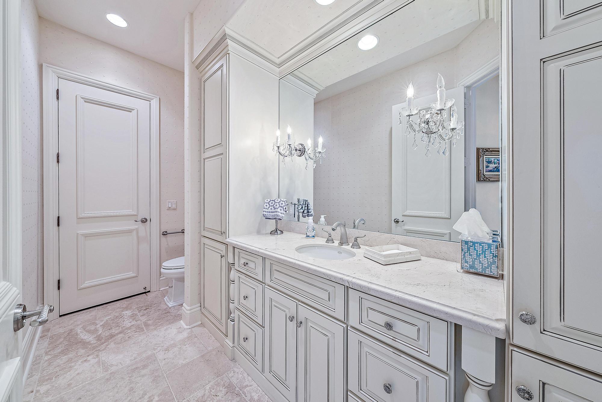 Jupiter Hills Village - Residential