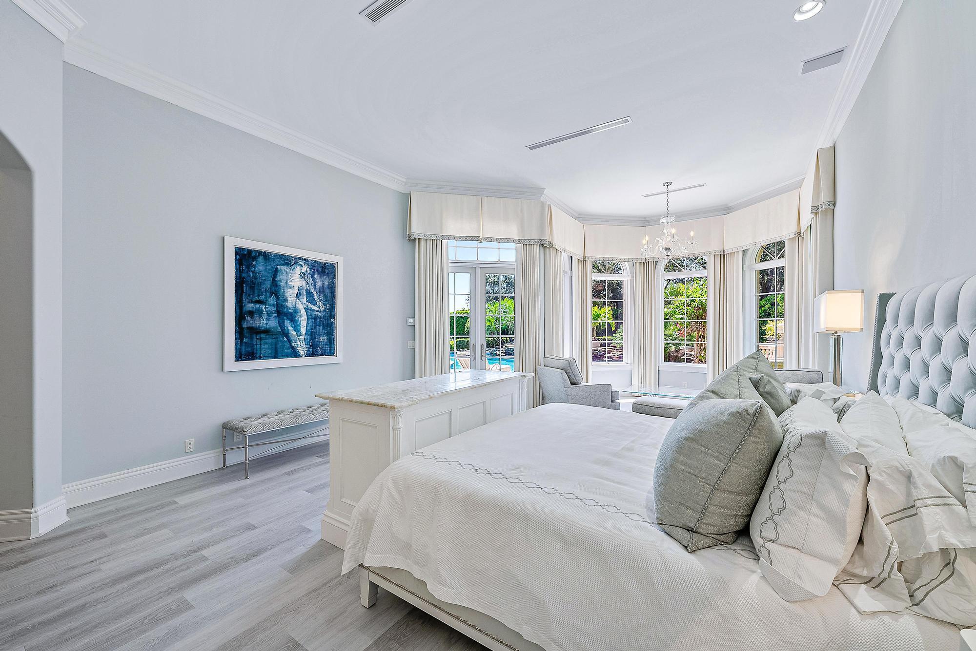 Jupiter Hills Village - Residential