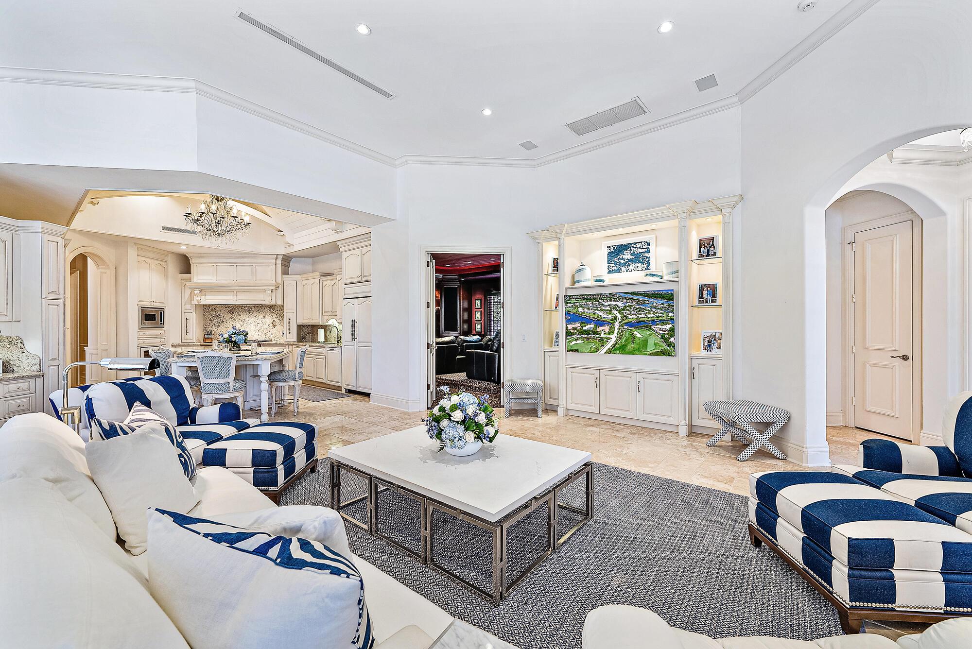 Jupiter Hills Village - Residential