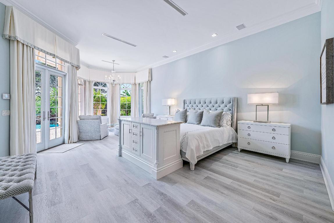 Jupiter Hills Village - Residential