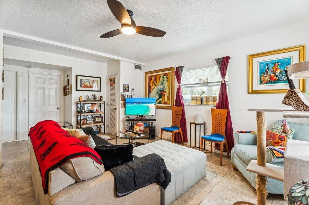 1470 N Dixie Highway 1