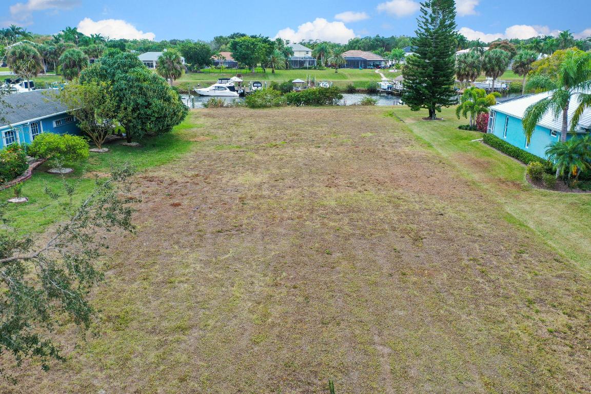 SOUTH RIVER SHORES - Land