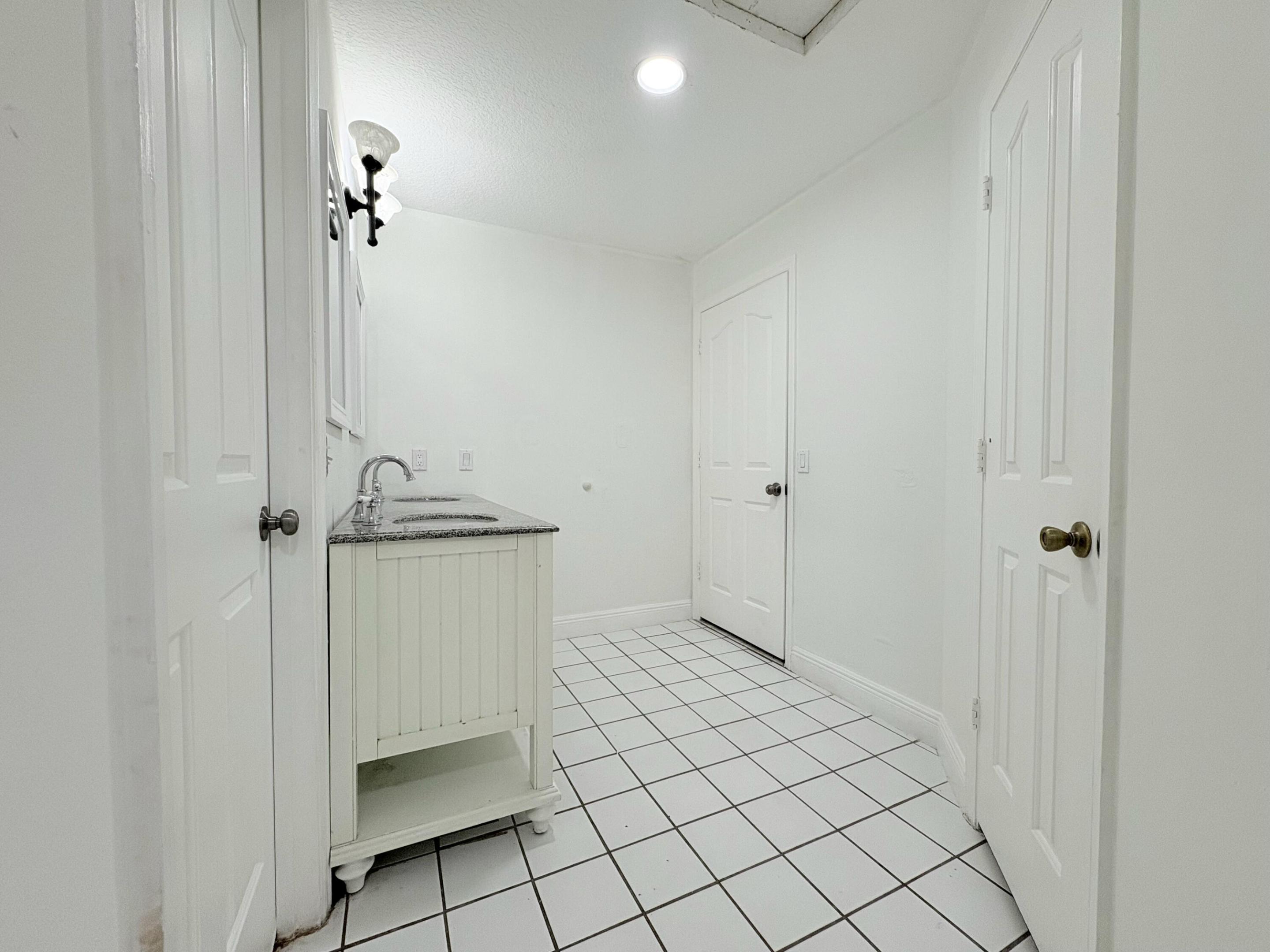 WYNNEWOOD ACRES 6 - Residential