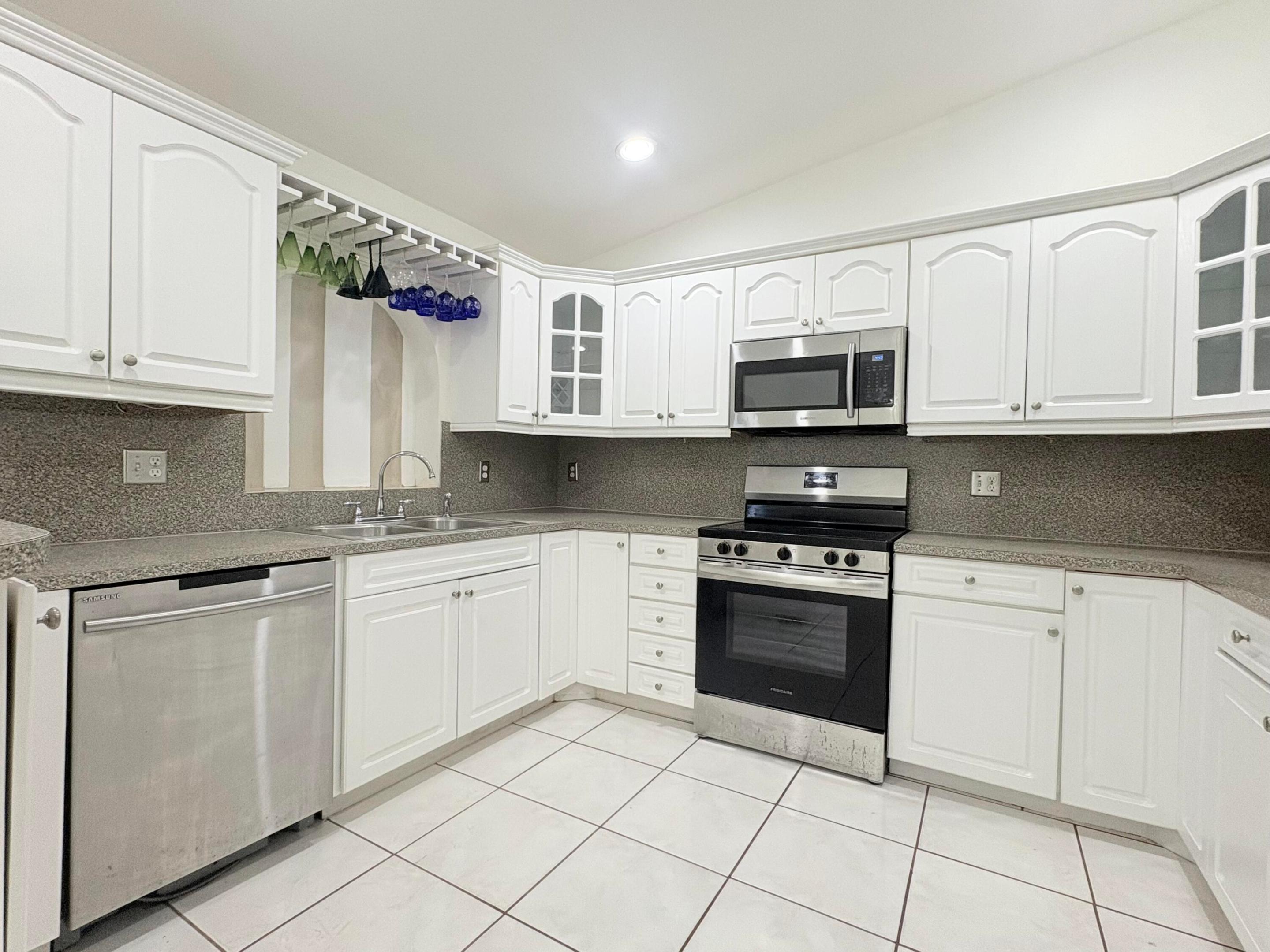 WYNNEWOOD ACRES 6 - Residential