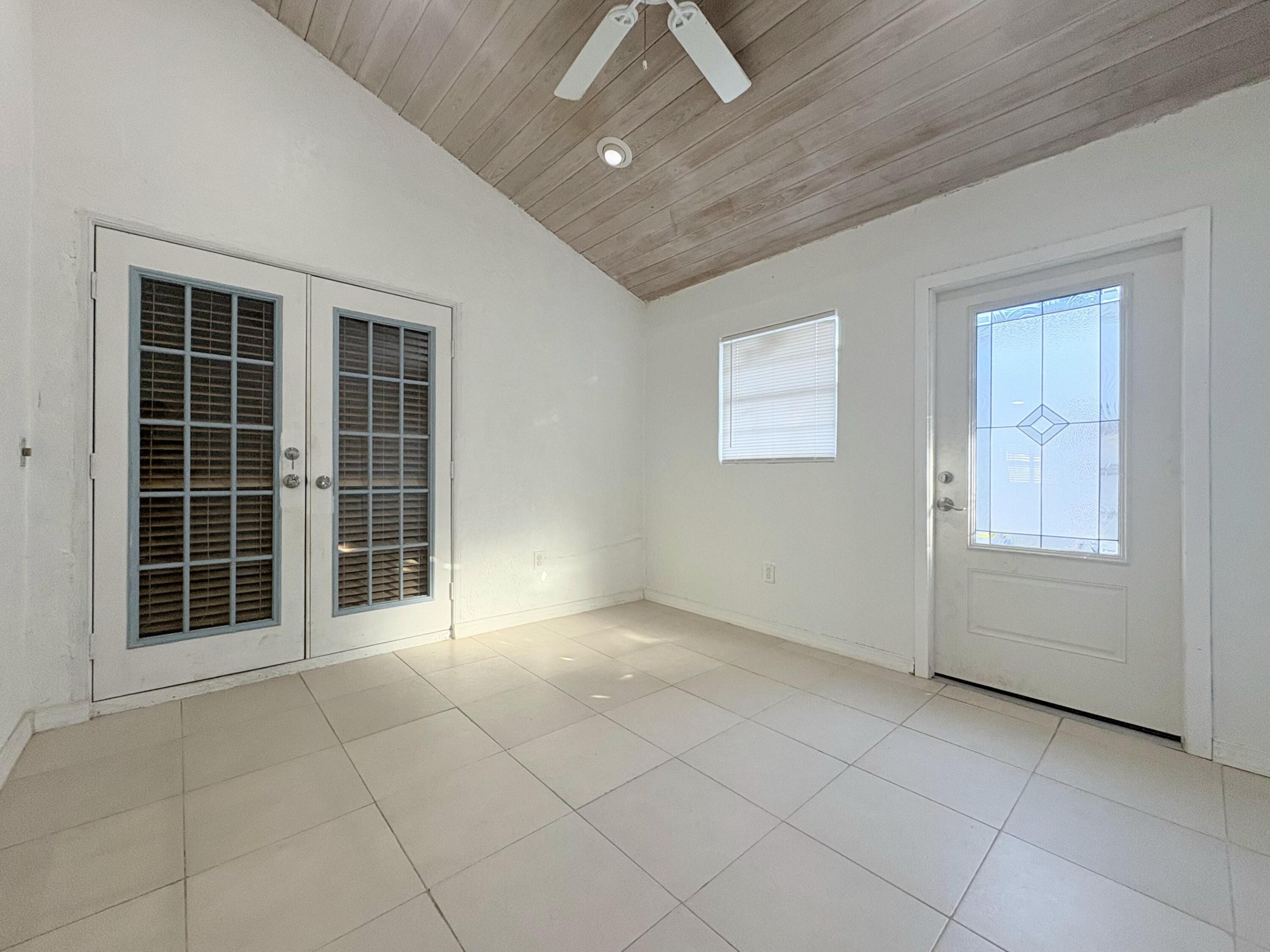 WYNNEWOOD ACRES 6 - Residential