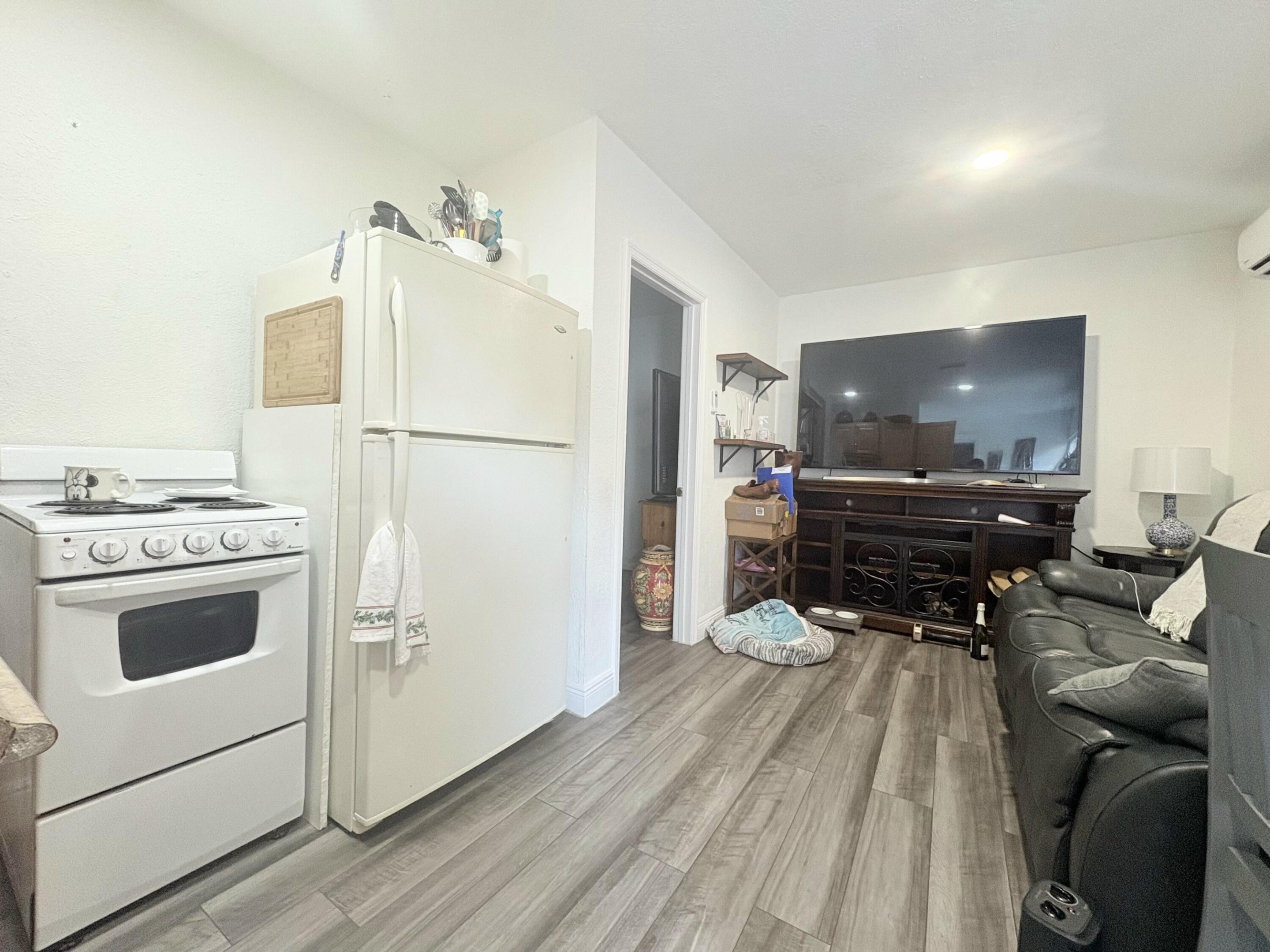 WYNNEWOOD ACRES 6 - Residential