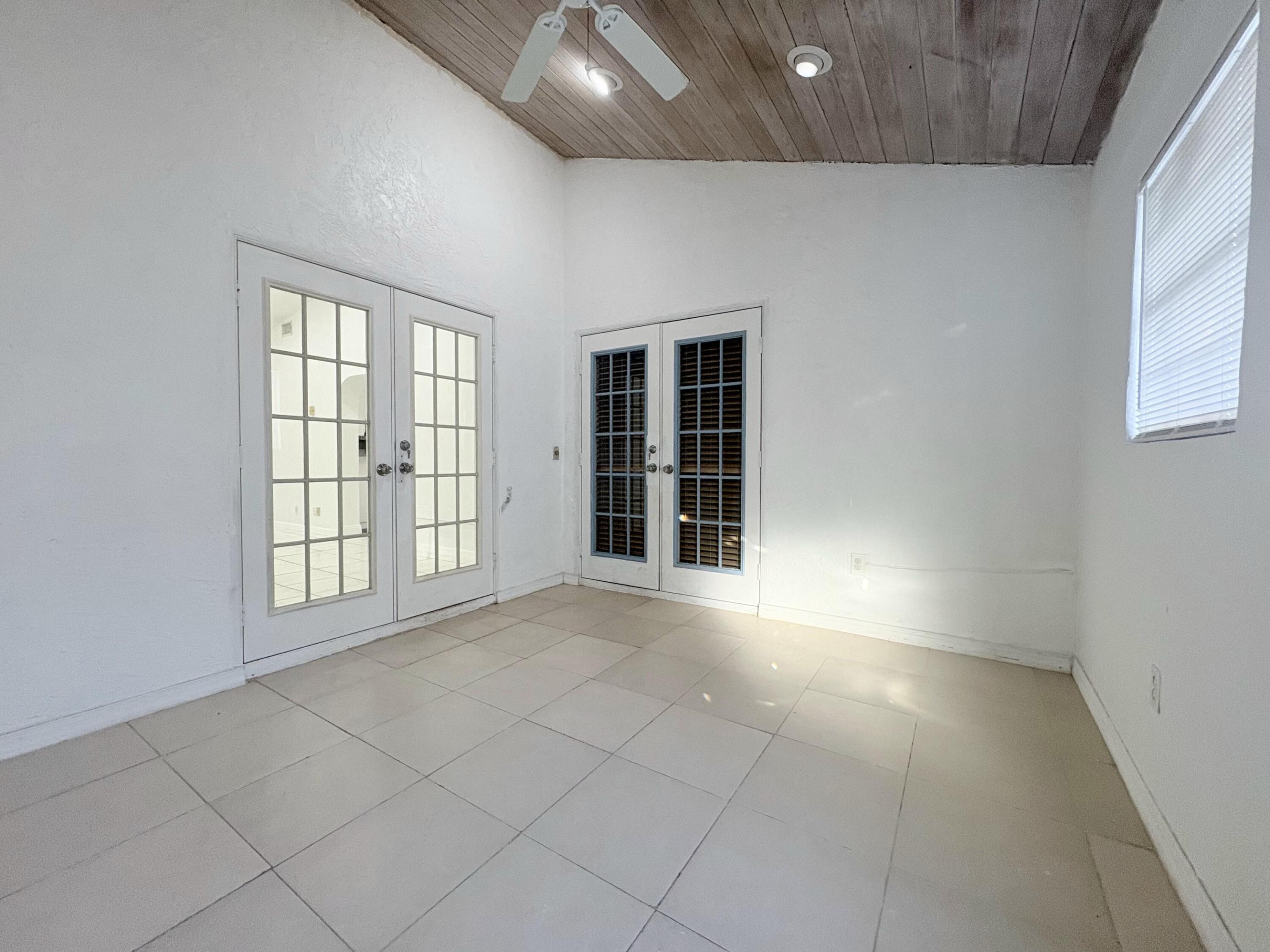 WYNNEWOOD ACRES 6 - Residential