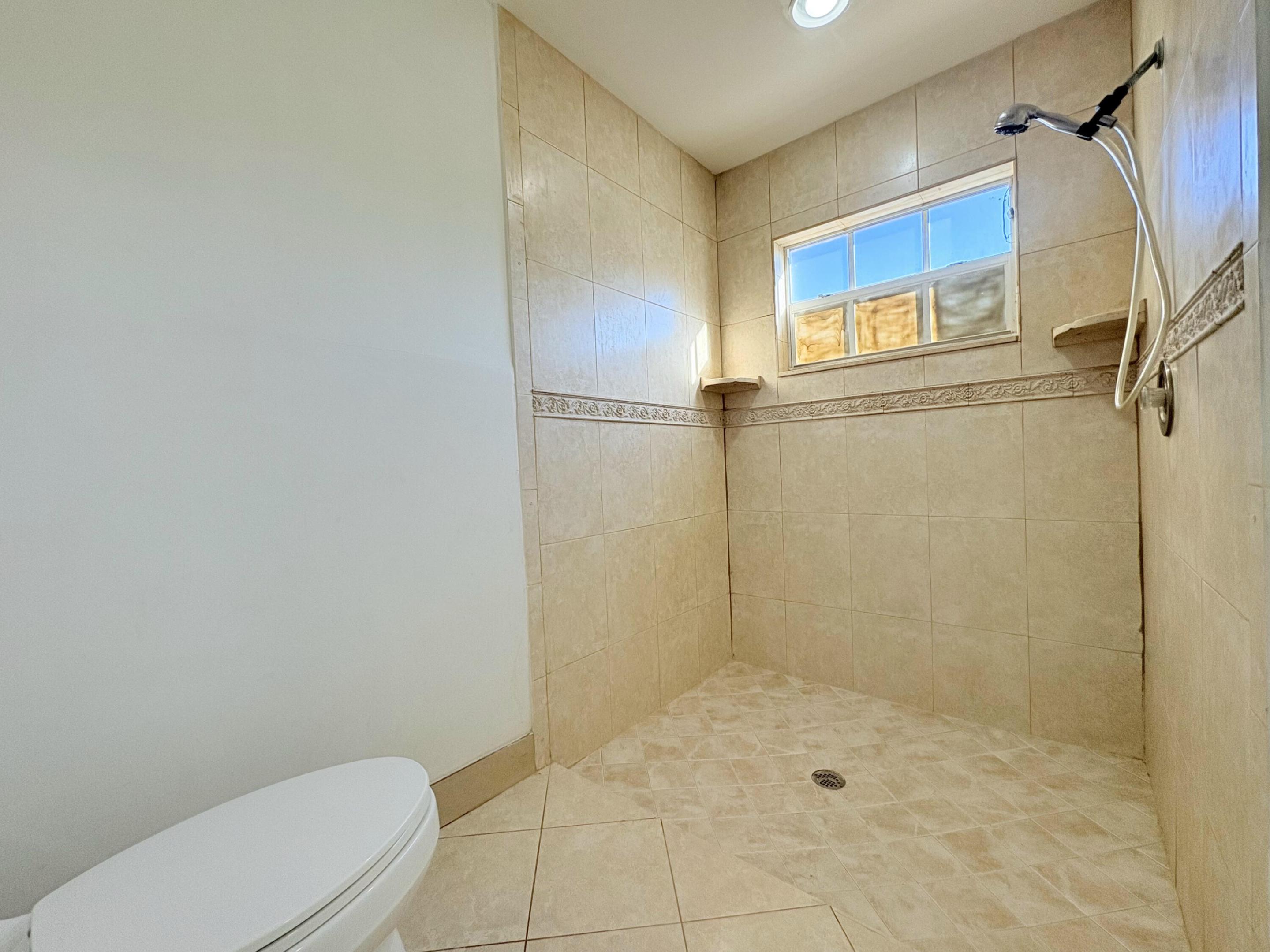 WYNNEWOOD ACRES 6 - Residential