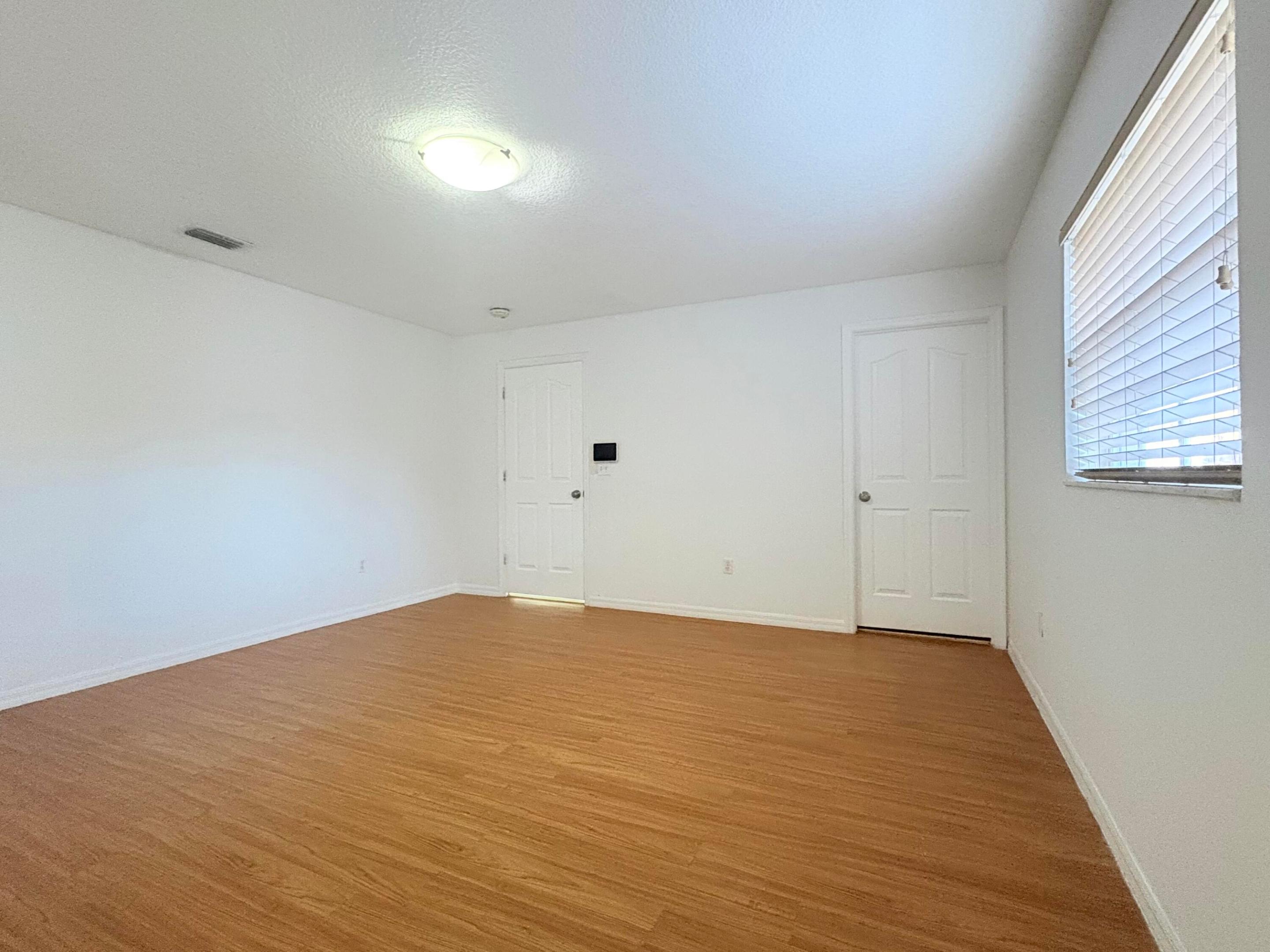 WYNNEWOOD ACRES 6 - Residential