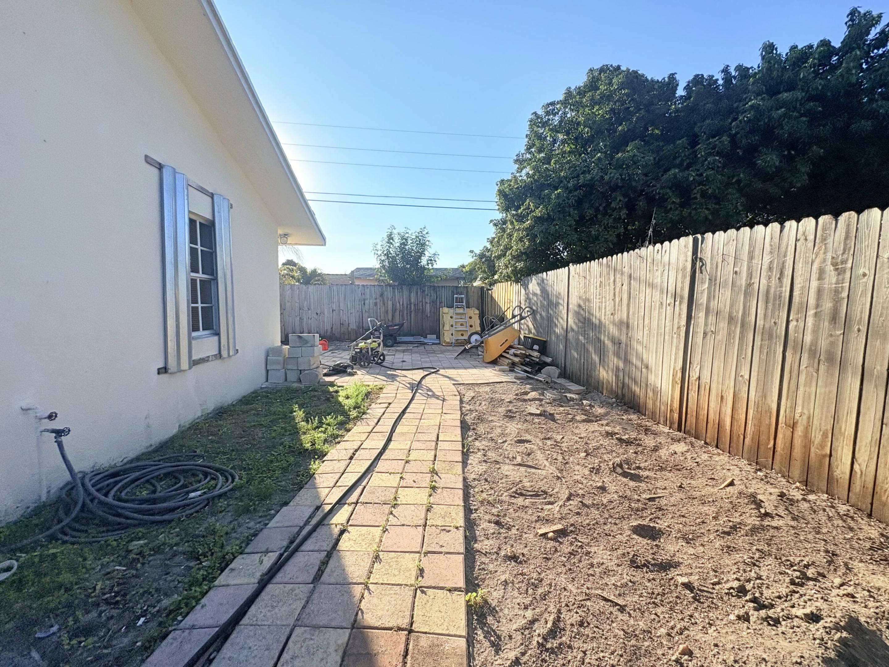 WYNNEWOOD ACRES 6 - Residential