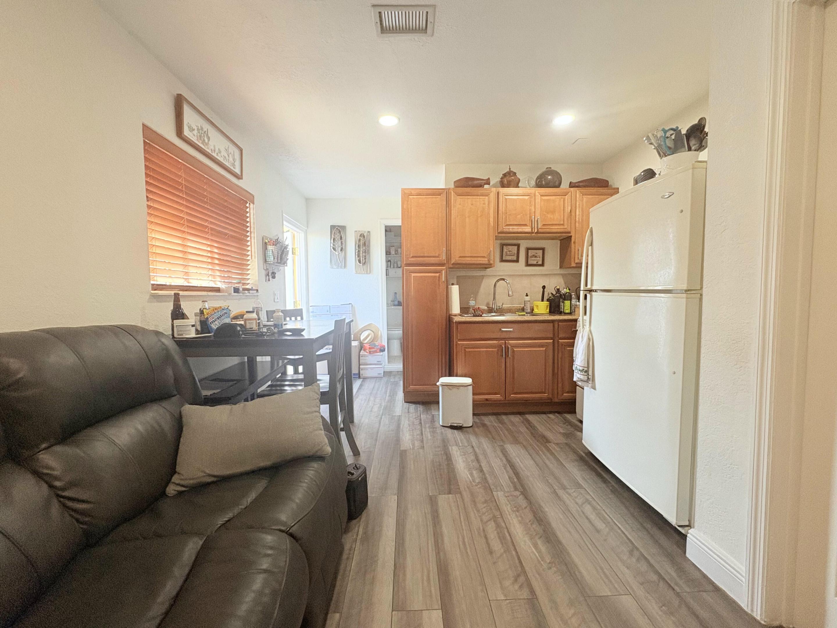 WYNNEWOOD ACRES 6 - Residential