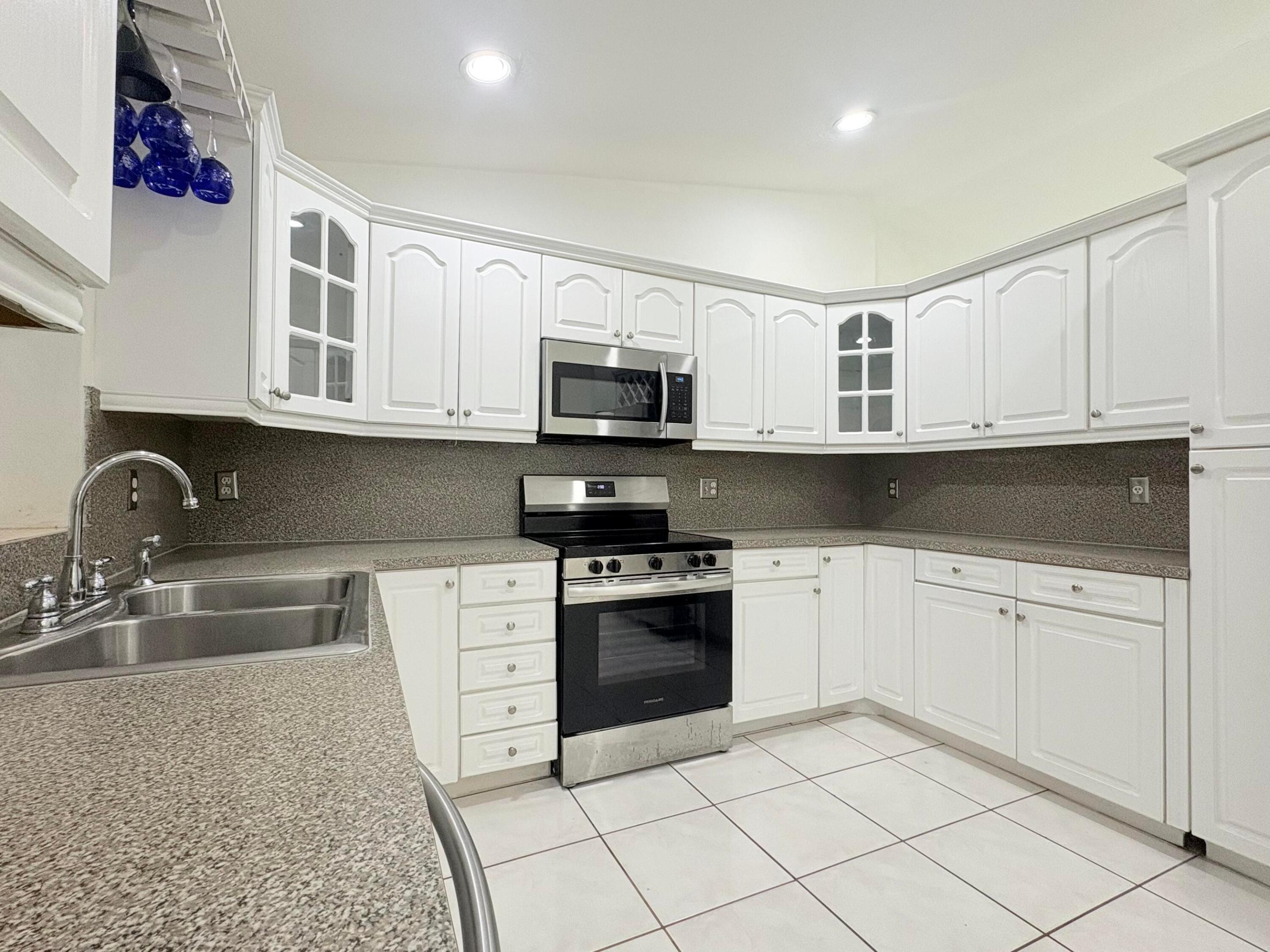 WYNNEWOOD ACRES 6 - Residential