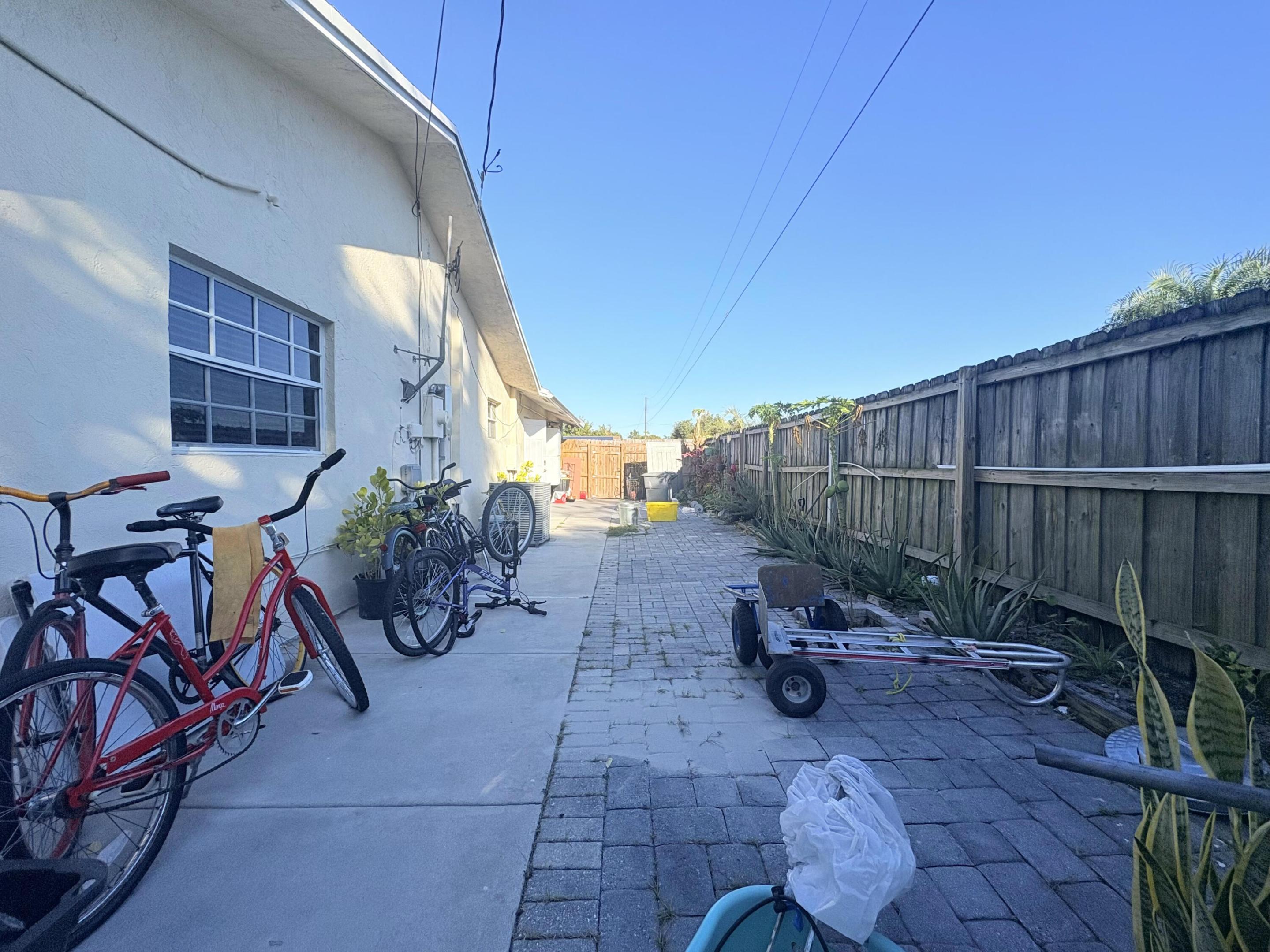 WYNNEWOOD ACRES 6 - Residential