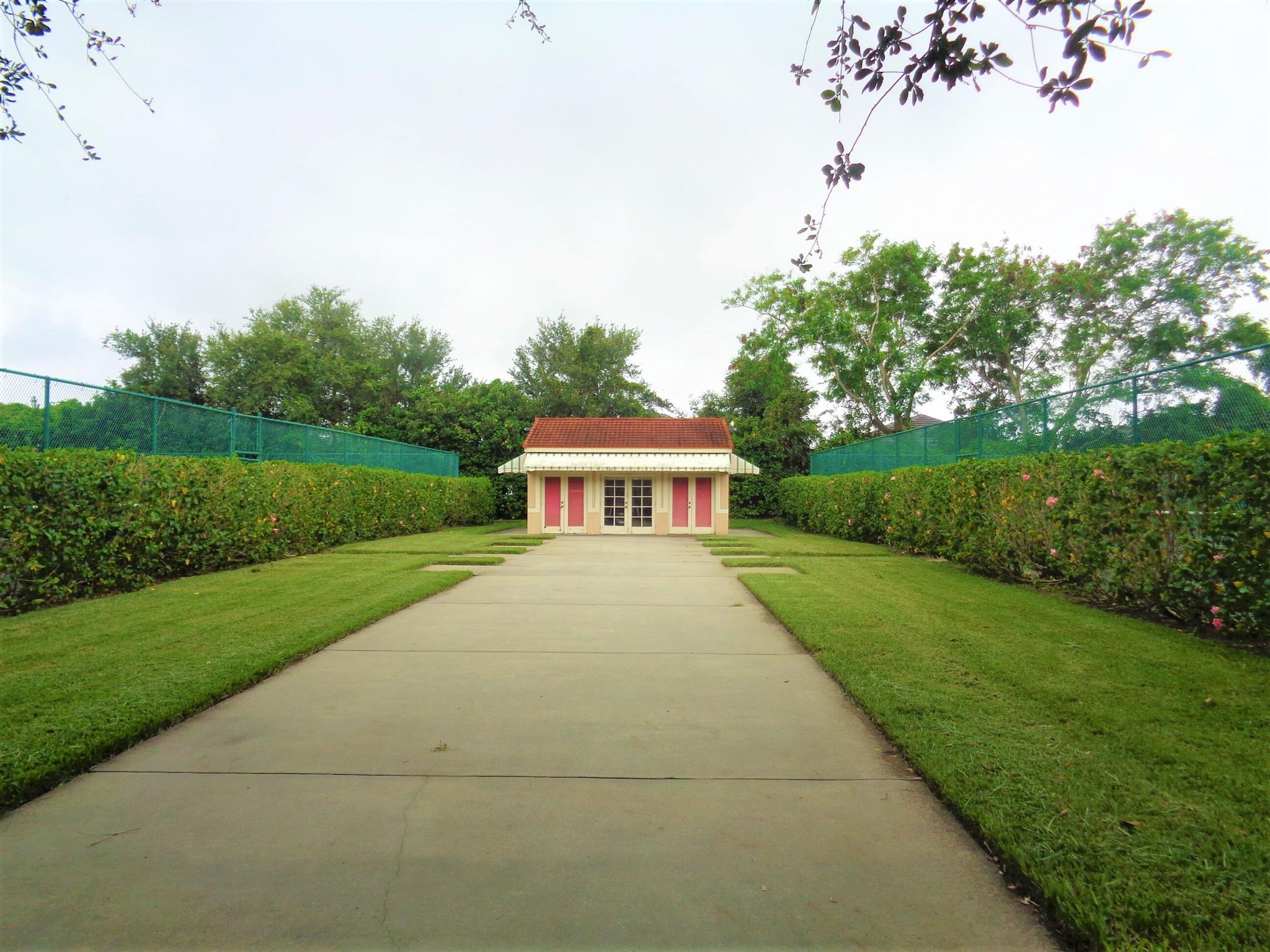 LAGUNA OF VERO BEACH - Residential Lease