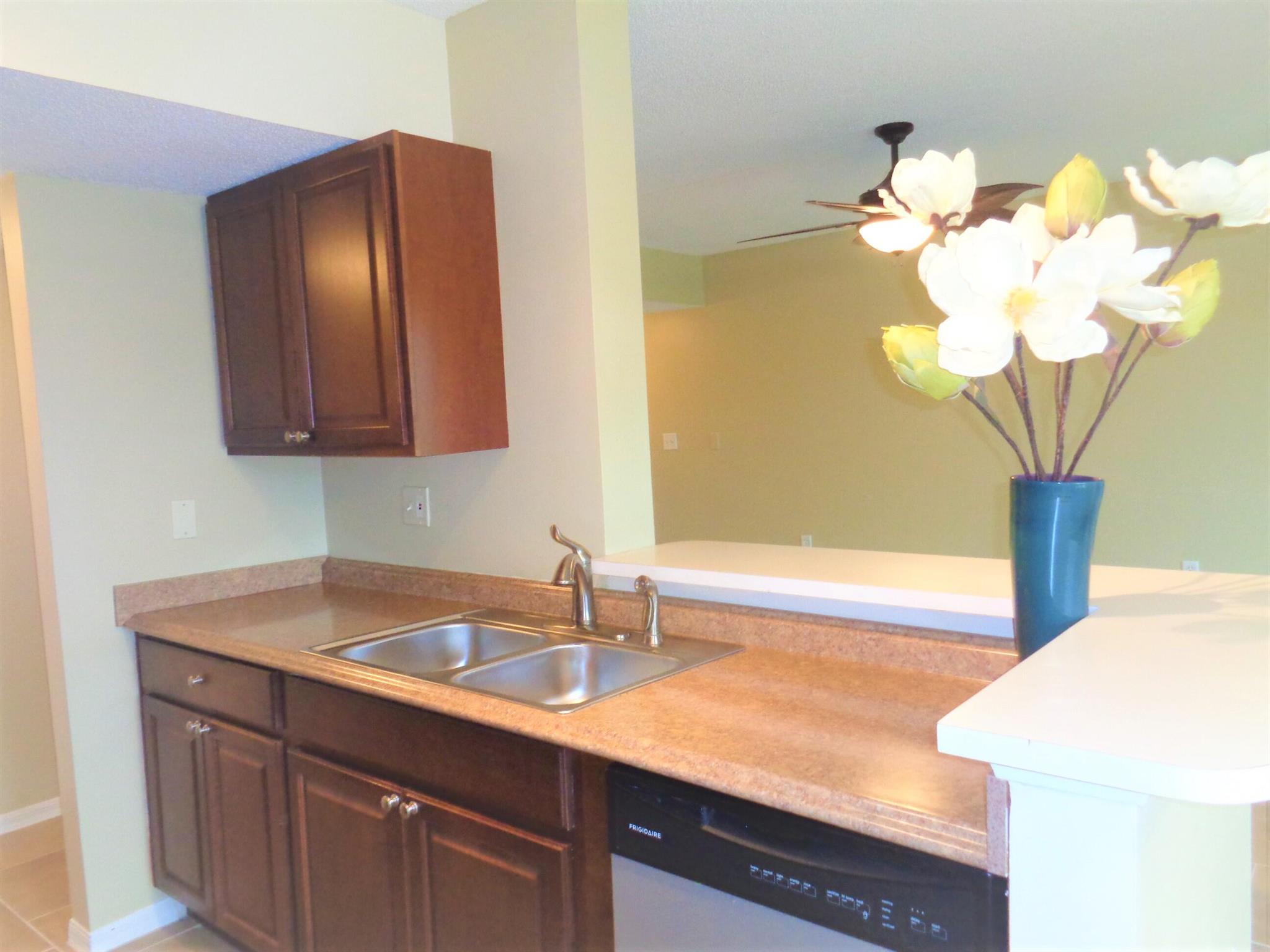 LAGUNA OF VERO BEACH - Residential Lease