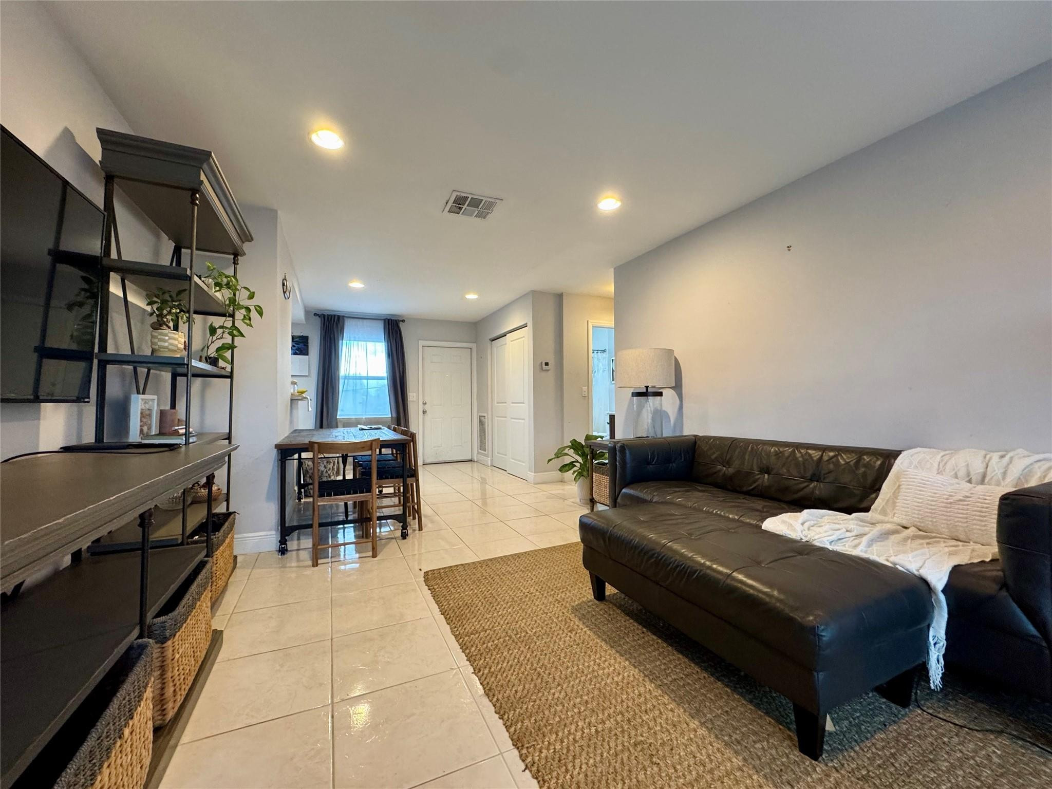 2801 NE 33RD Court 206