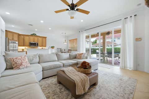 Tiny photo for 6018 NW 56th Circle NW, Coral Springs, FL 33067 (MLS # B26031330)