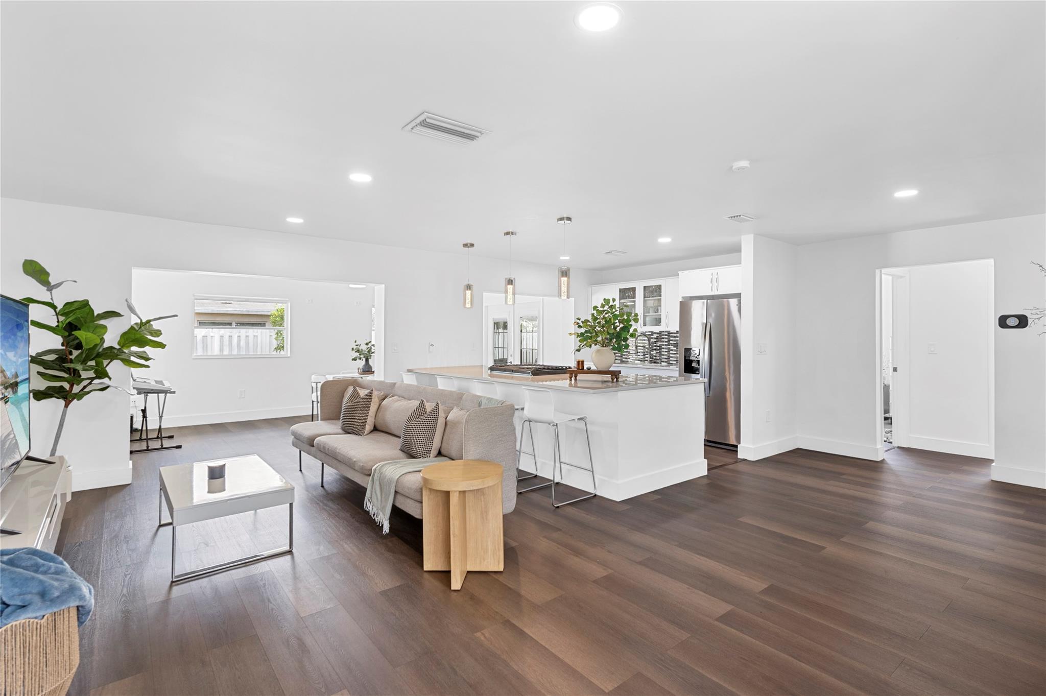 8360 NW 29th St