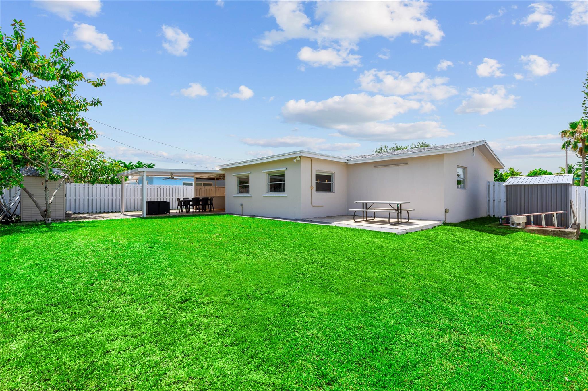 8360 NW 29th St