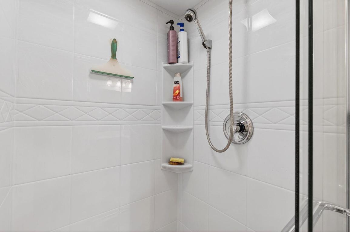 KINGS POINT - Residential