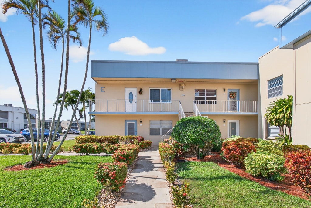 Photo of 222 Burgundy E, Delray Beach, FL 33484 (MLS # R11151249)