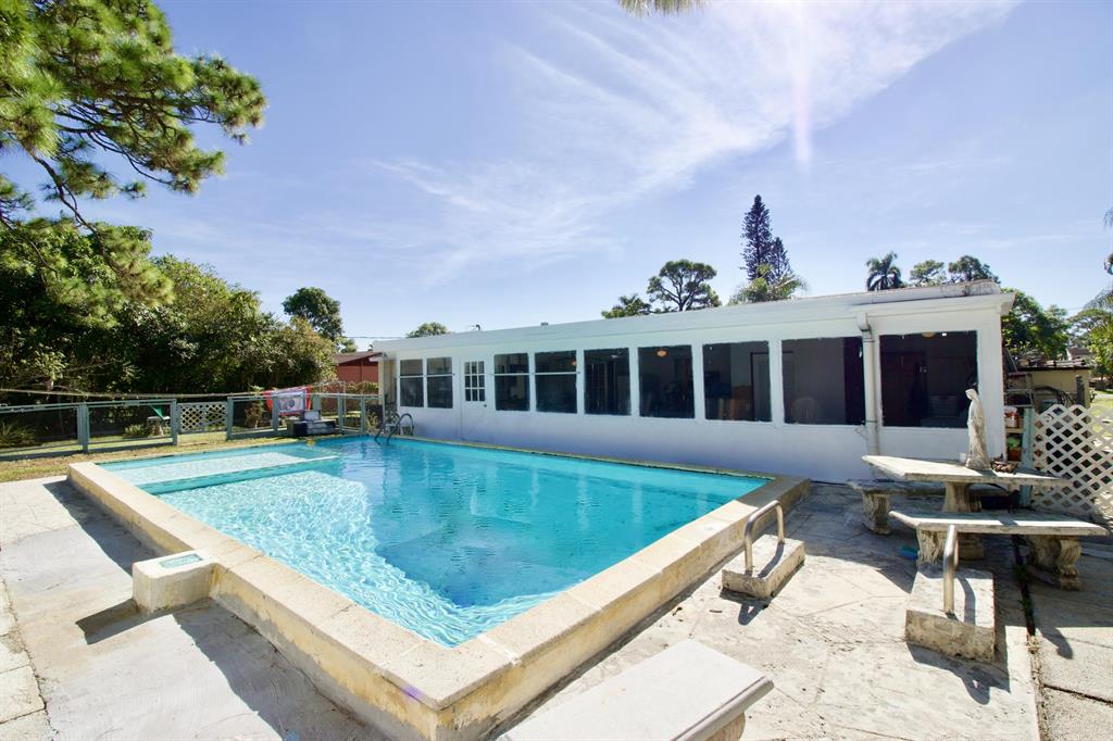 ACACIA VILLA - Residential