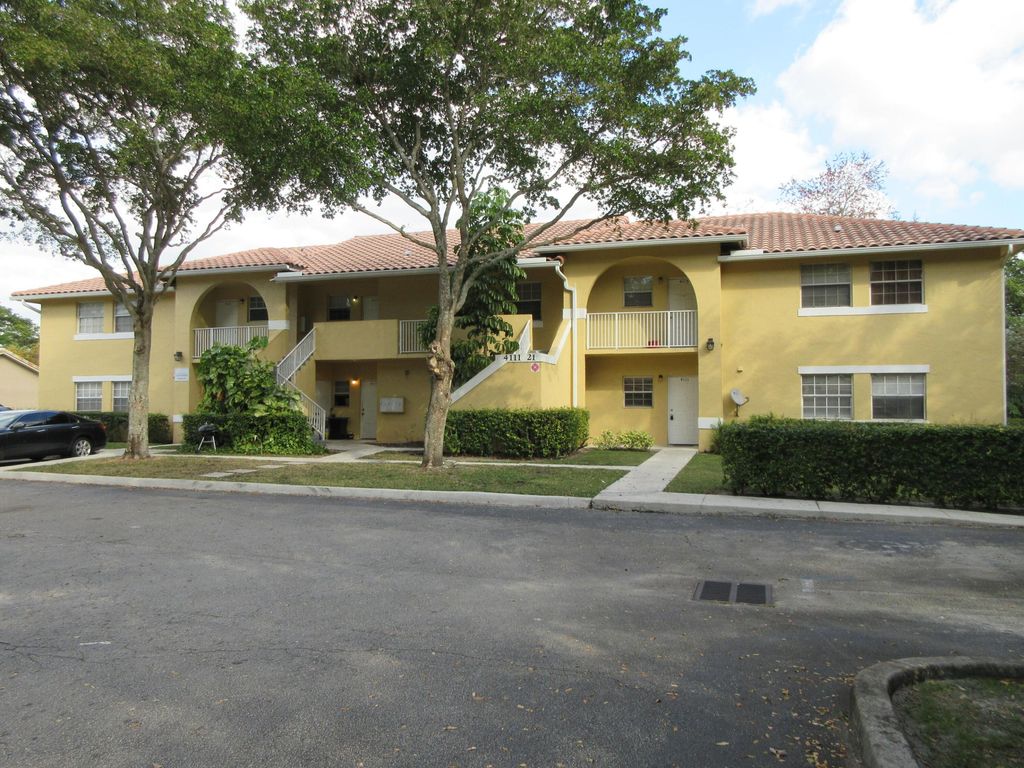 Photo of 4111 NW 114th Avenue, Coral Springs, FL 33065 (MLS # B26009572)