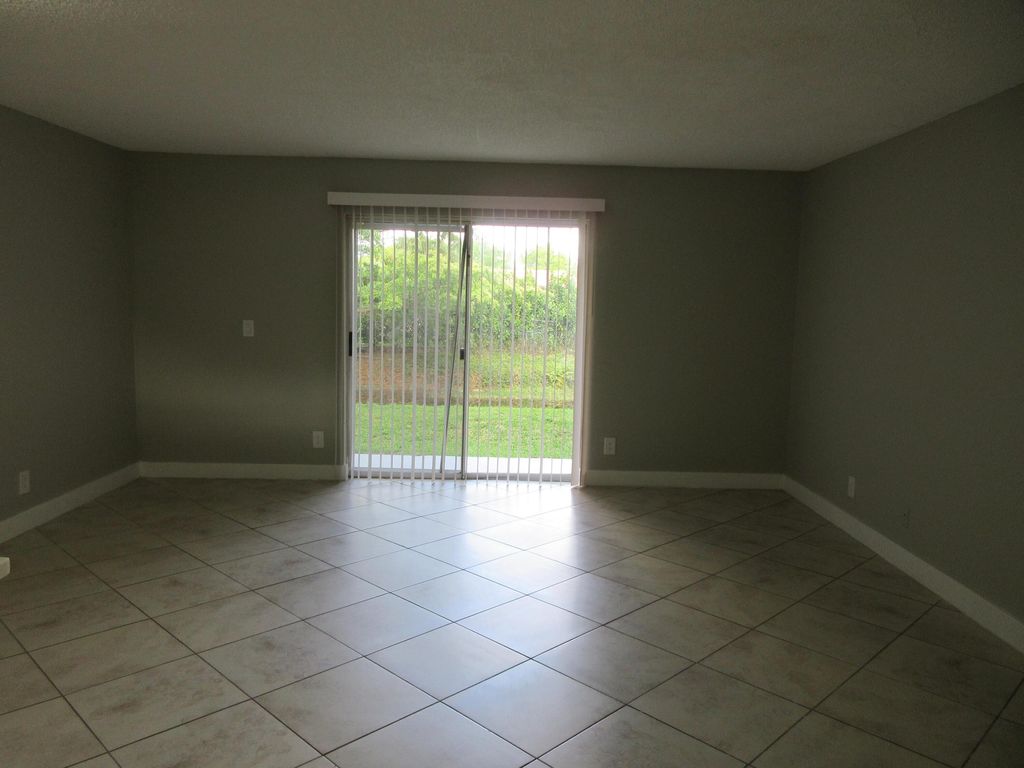 Photo of 4111 NW 114th Avenue, Coral Springs, FL 33065 (MLS # B26009572)