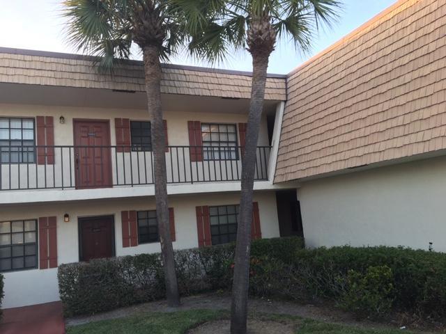 Welcome to Oak Terrace! This two bedrooms, two bathrooms charming condo, located on the second floor, is featuring breathtaking lake view. Living room opens up to a screened patio where you can enjoy beautiful sunrises and sunsets on the lake. Tile and wood floors, Fresh paint.