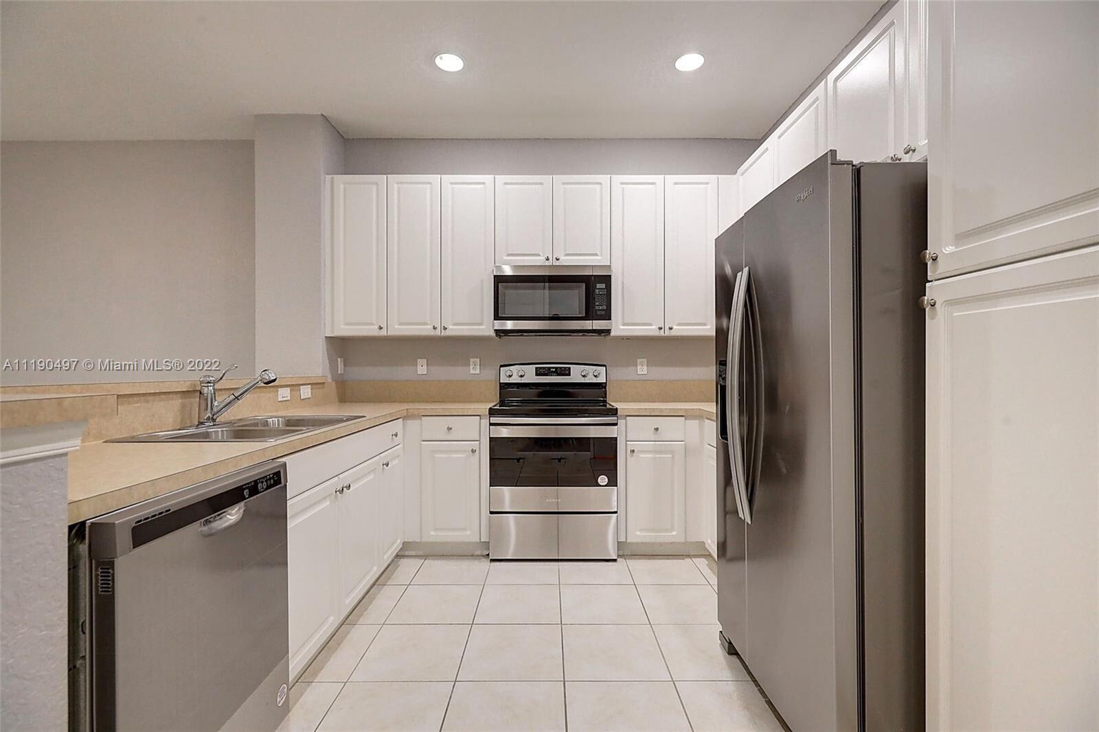 RIVER MARINA - Residential Lease