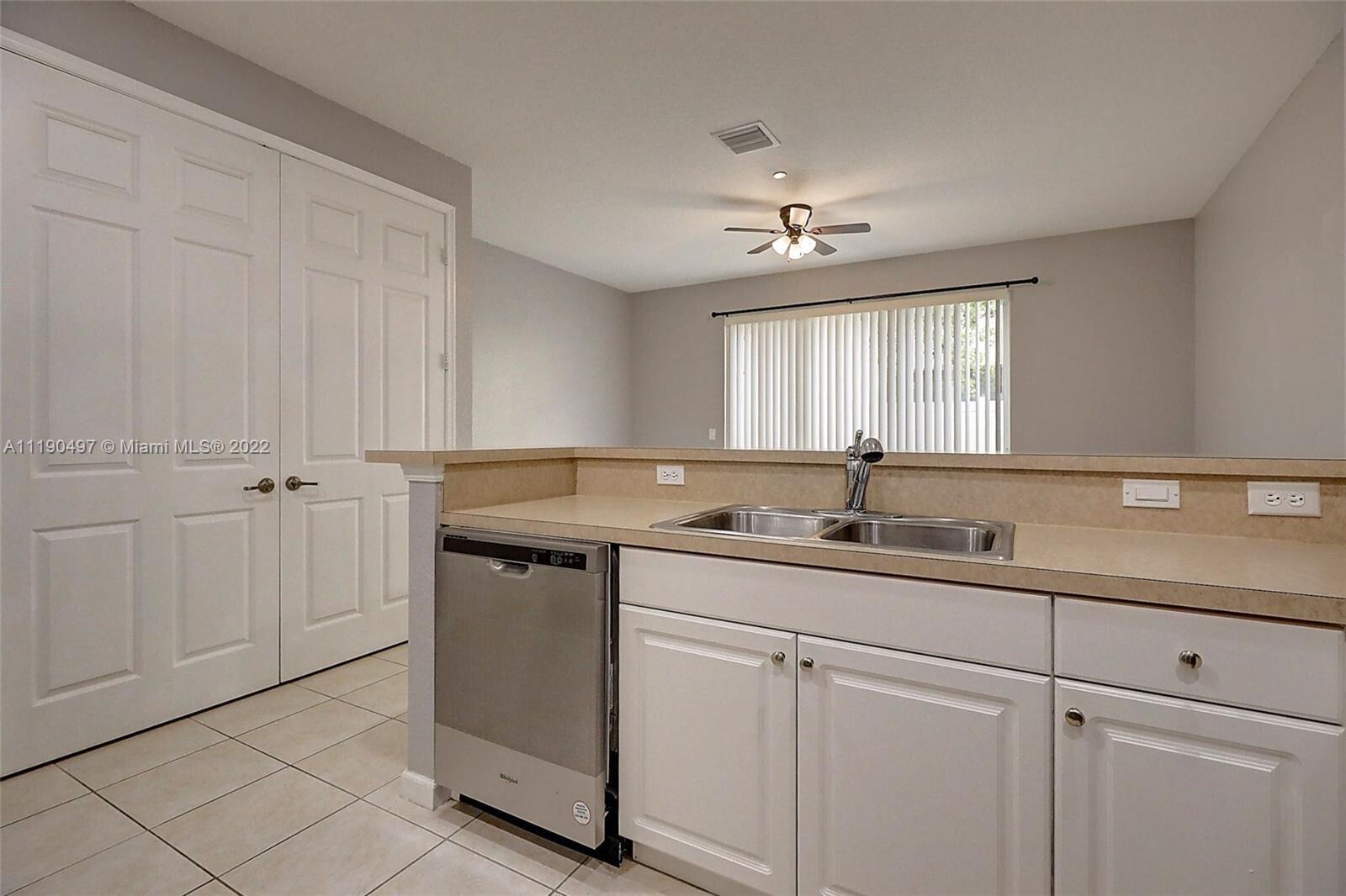 RIVER MARINA - Residential Lease