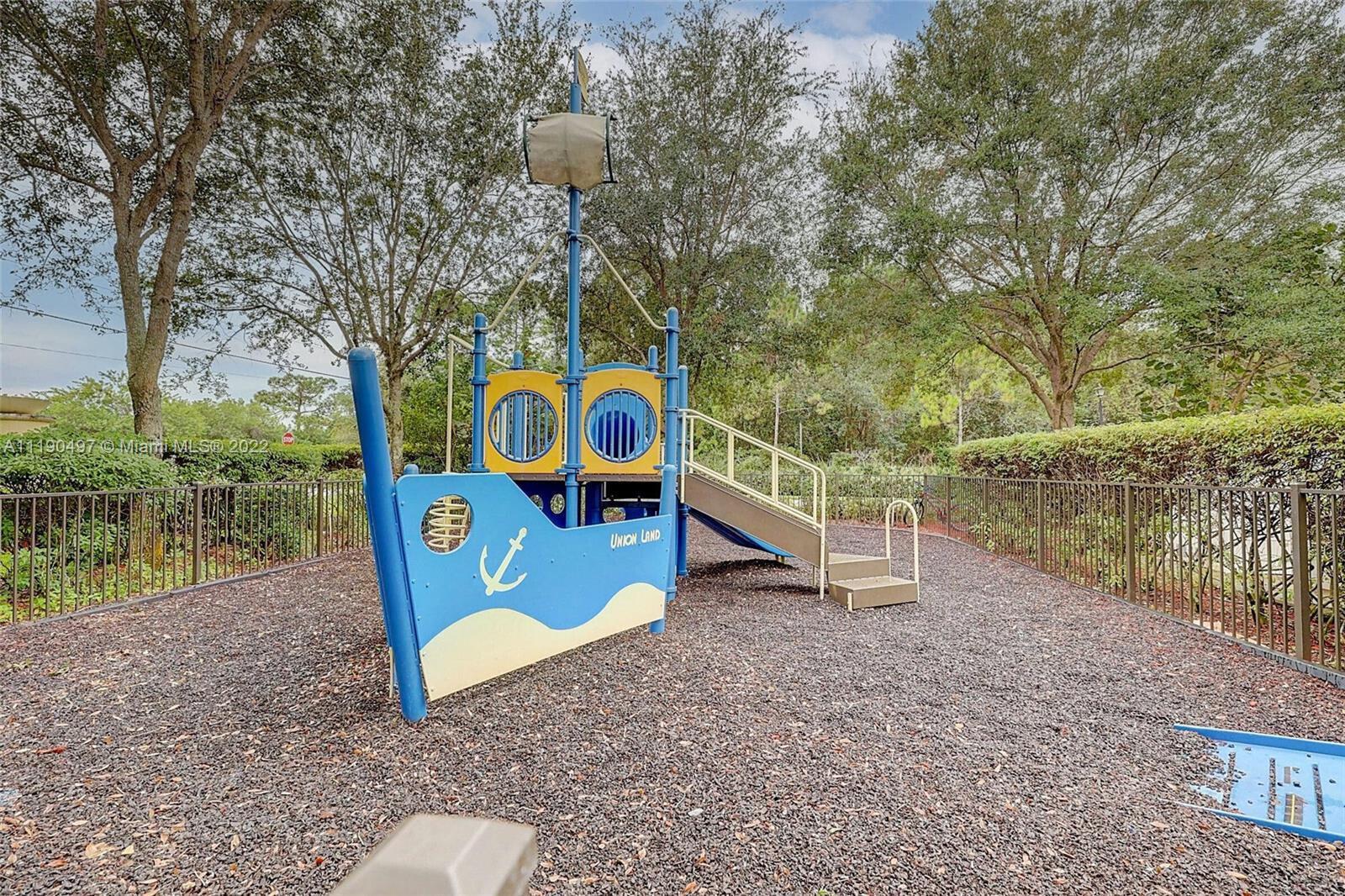 RIVER MARINA - Residential Lease