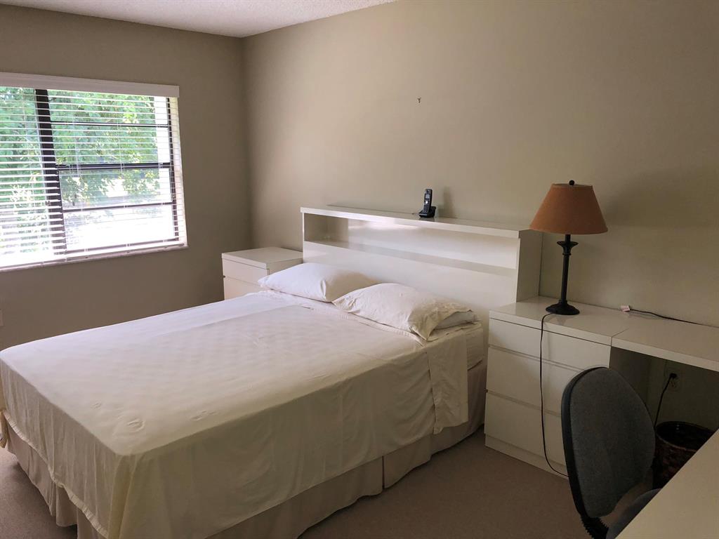 STRATFORD AT HUNTERS RUN CONDO - Residential