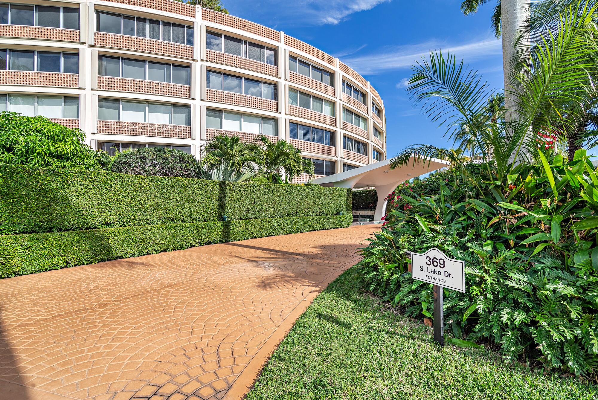 Great opportunity to buy a large 1 bedroom, 1 1/2 bath Coop at Park Place. This apartment has special Views Overlooking   theIntracoastal Waterway and the Palm Beach Marina wrapped in beautiful tropical landscape. A very private building in a perfect location forwalking to exceptional Palm Beach Restaurants, Shopping, Cultural Events, and Ocean Enjoyment. A dog friendly building, one dog allowed,is directly across from the Town dog park. State Milestone Inspections are completed.