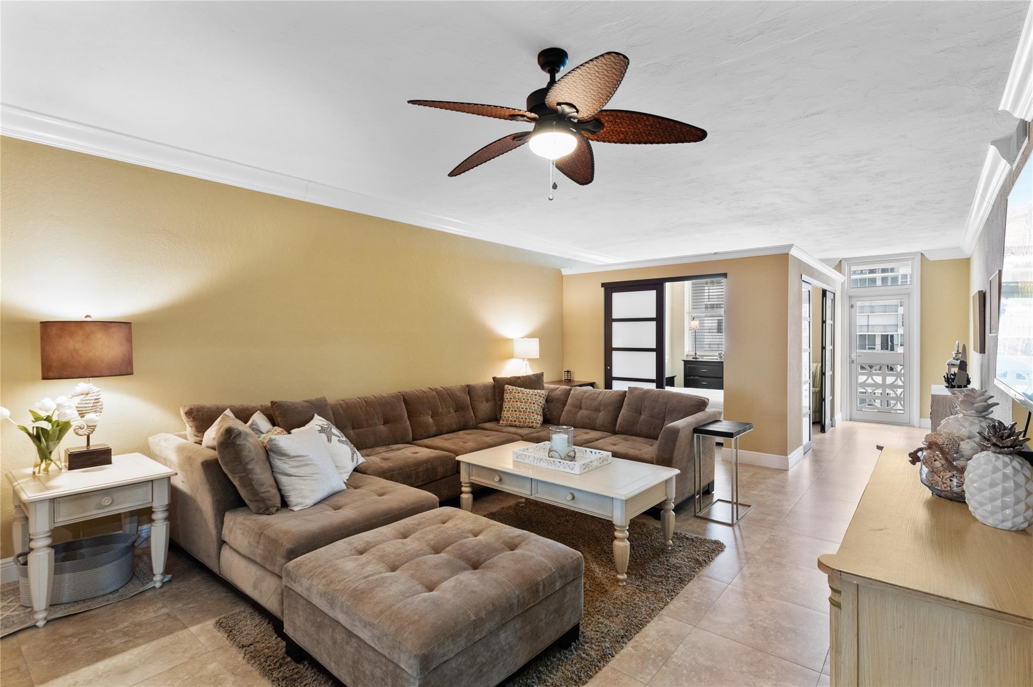 2026 SEASONAL RENTAL – Available for 4 to 6 months! This spacious one-bedroom plus den unit is located on the desirable north side and available from January 5, 2026, to July 19, 2026. Leave the winter behind and enjoy the warm, sunny weather of South Florida! The primary bedroom features a comfortable king-size bed, while the den includes a double bed—perfect for guests or extra space. Relax in the large living room with a cozy sectional, cook in the bright eat-in kitchen, or catch up on work in the dedicated business area. The building is directly on the beach, offering stunning ocean views and access to a beachfront pool, fitness center, library, community room, and more. Enjoy the ultimate seasonal retreat!