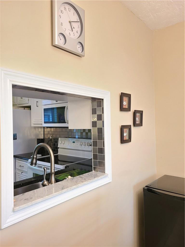 SOMERSET EIGHT - Residential