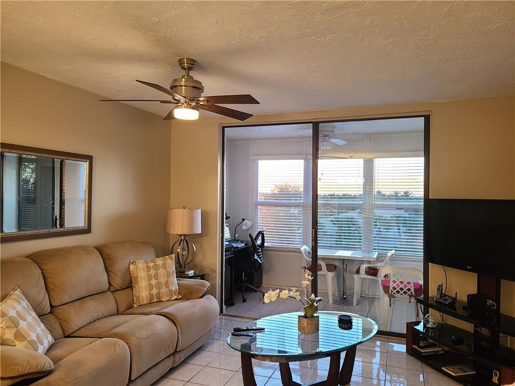 SOMERSET EIGHT - Residential