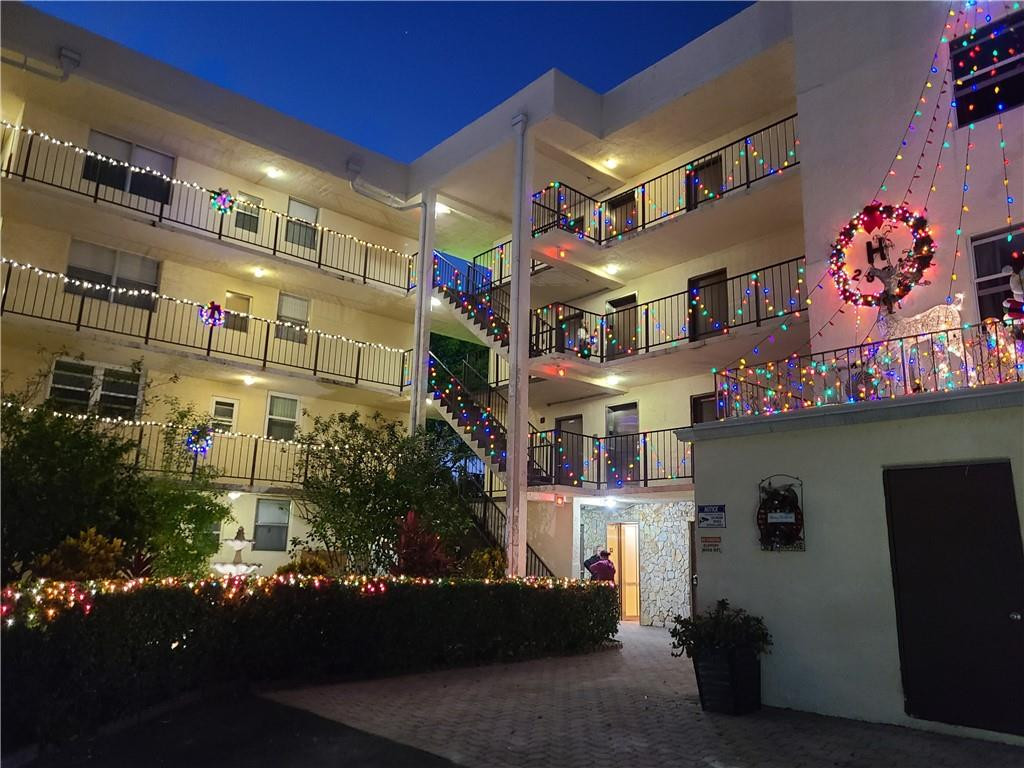 SOMERSET EIGHT - Residential