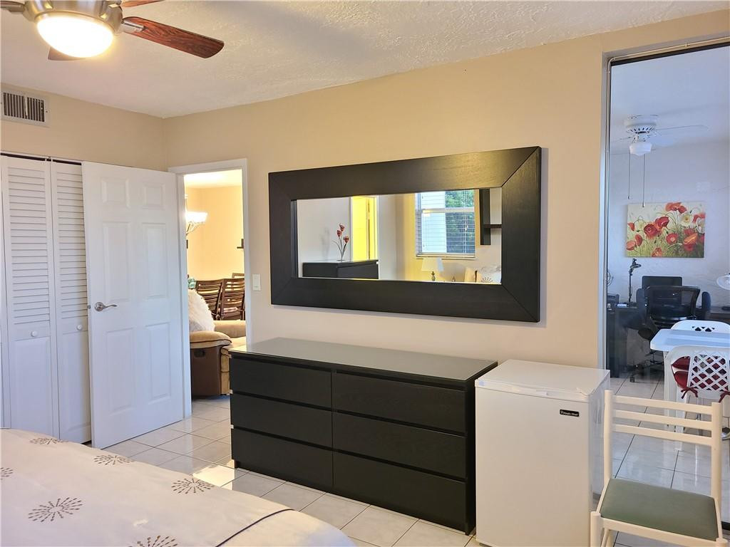 SOMERSET EIGHT - Residential